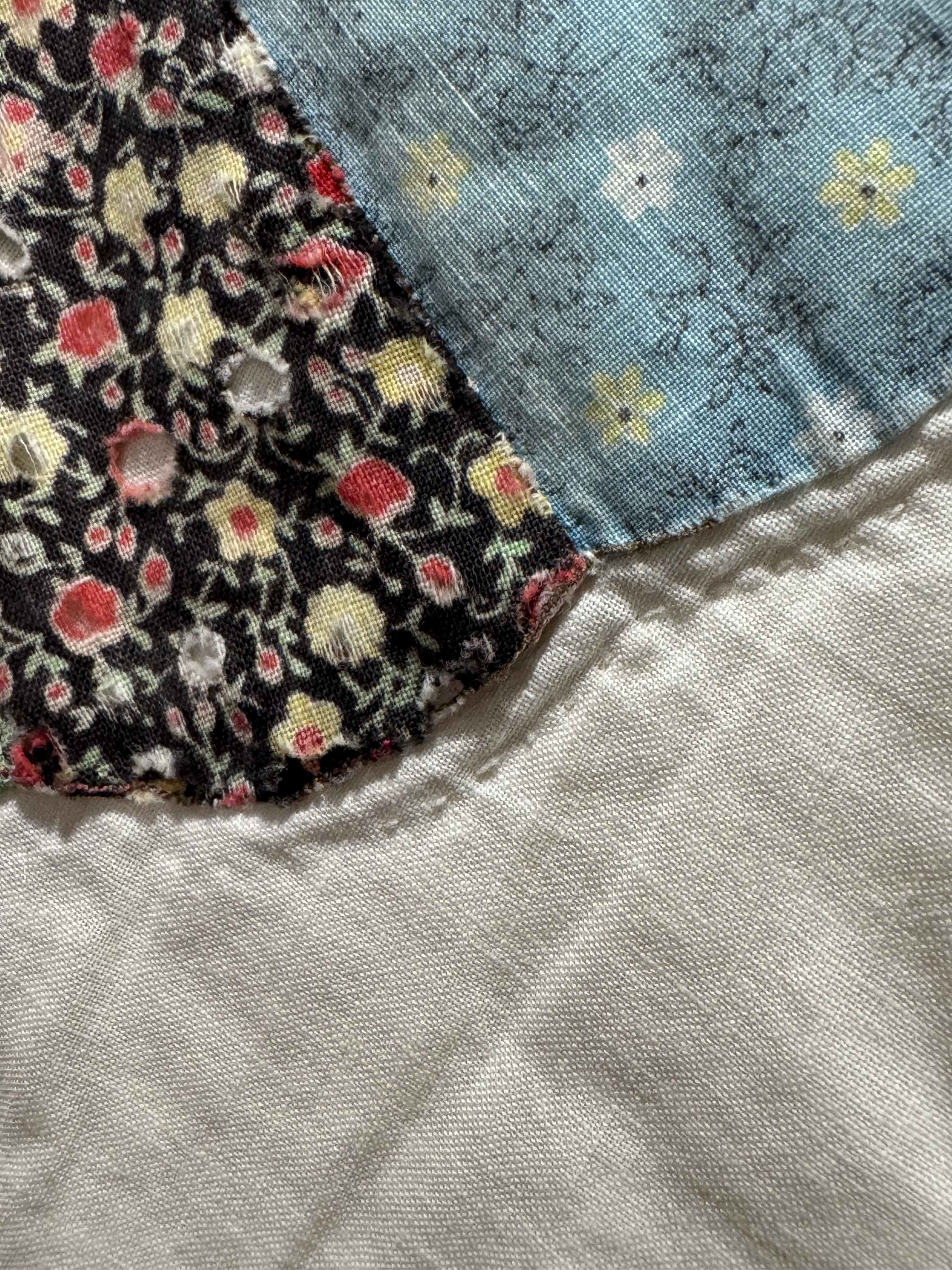 Vintage Feedsack Dresden Plate Cutter Quilt