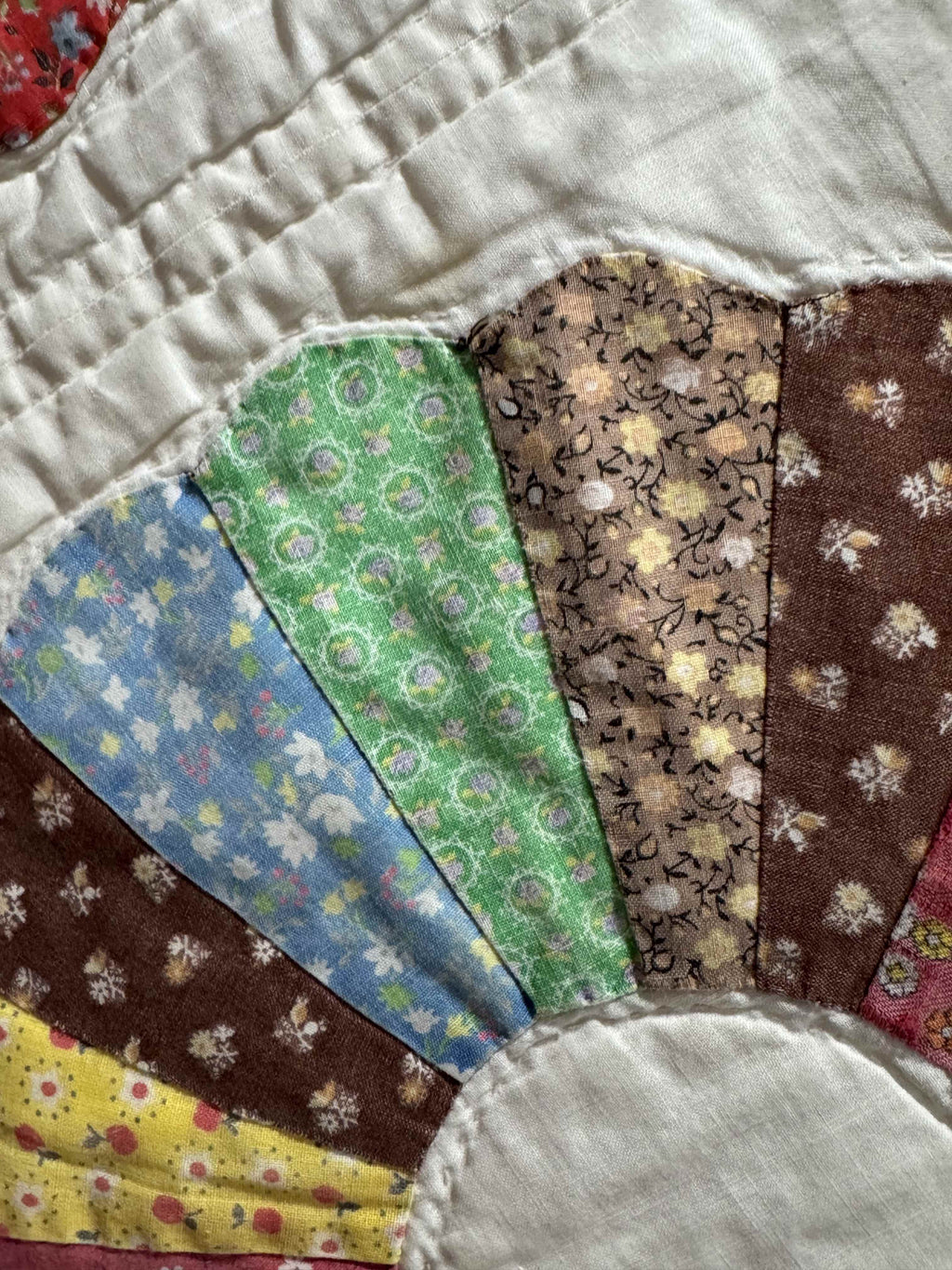 Vintage Feedsack Dresden Plate Cutter Quilt