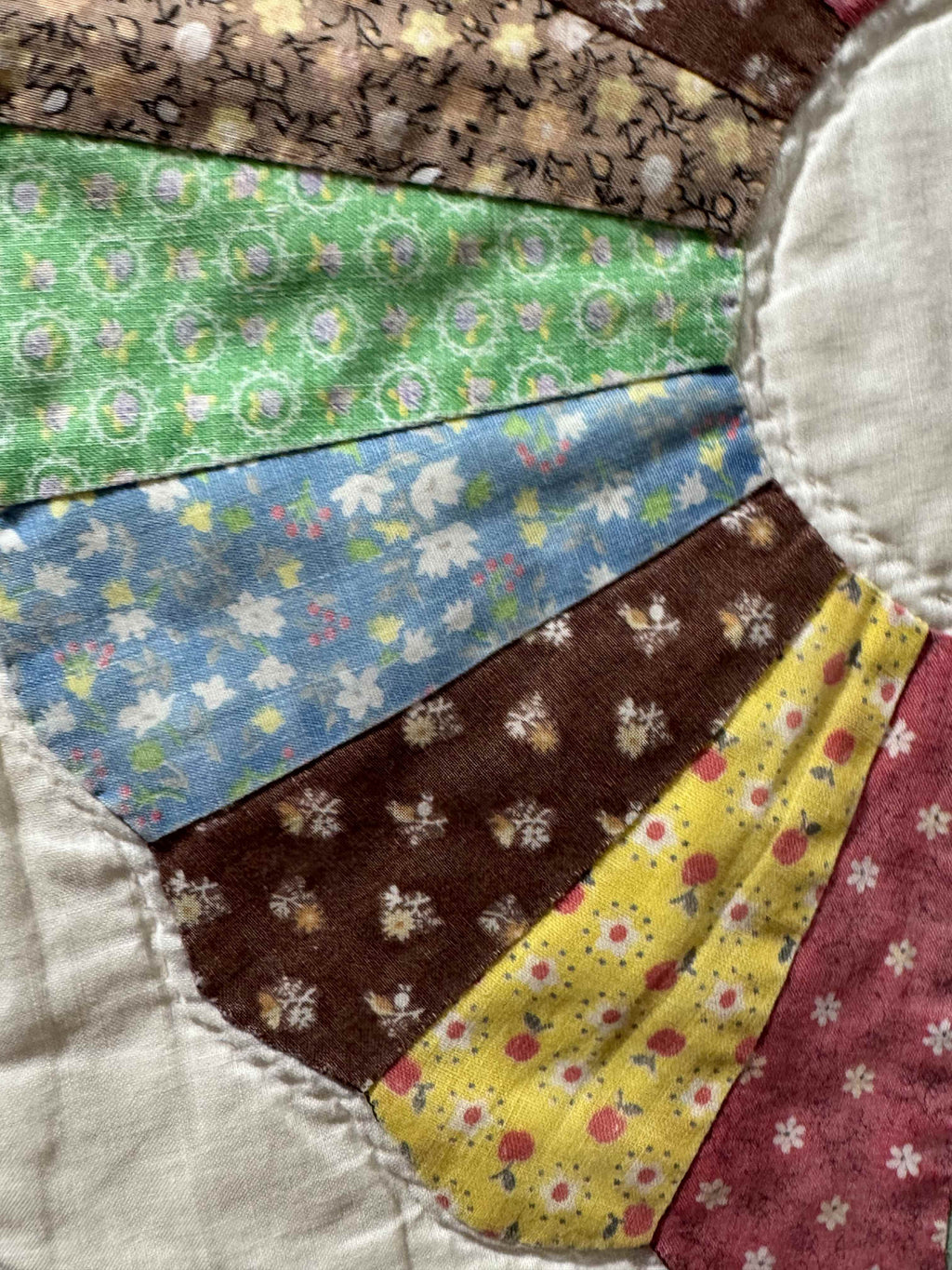 Vintage Feedsack Dresden Plate Cutter Quilt