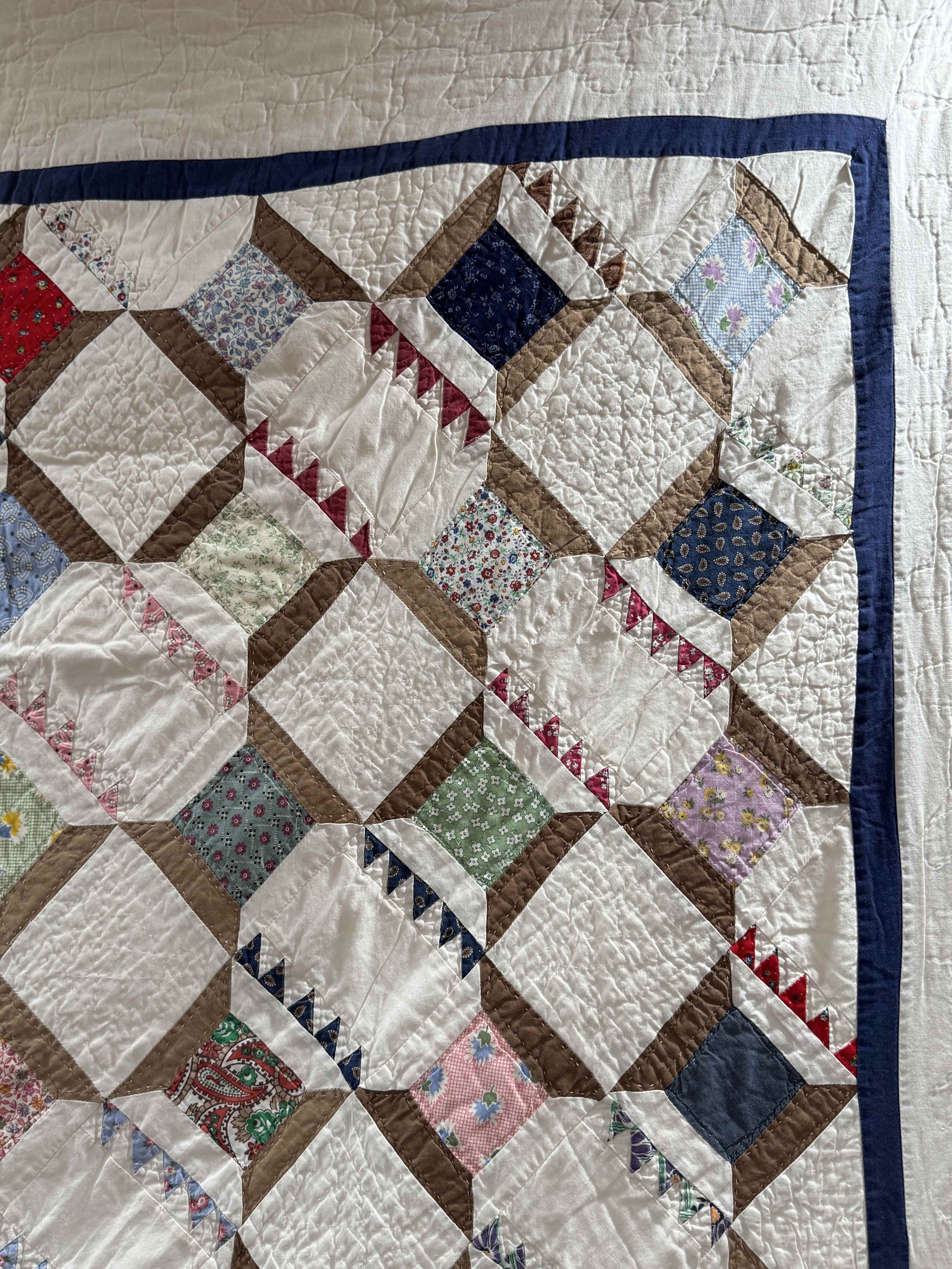 Vintage Snowball Lattice Quilt