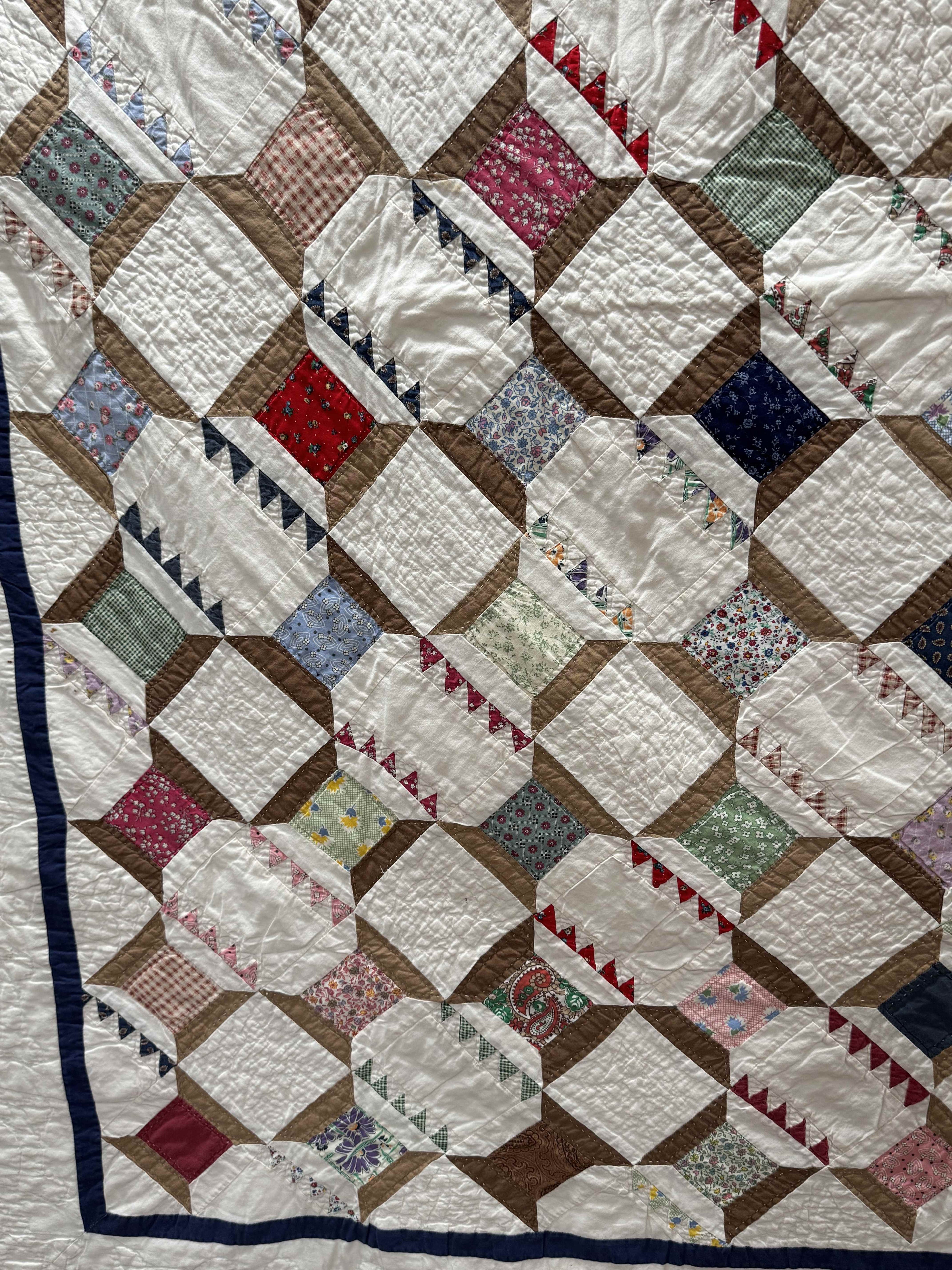 Vintage Snowball Lattice Quilt