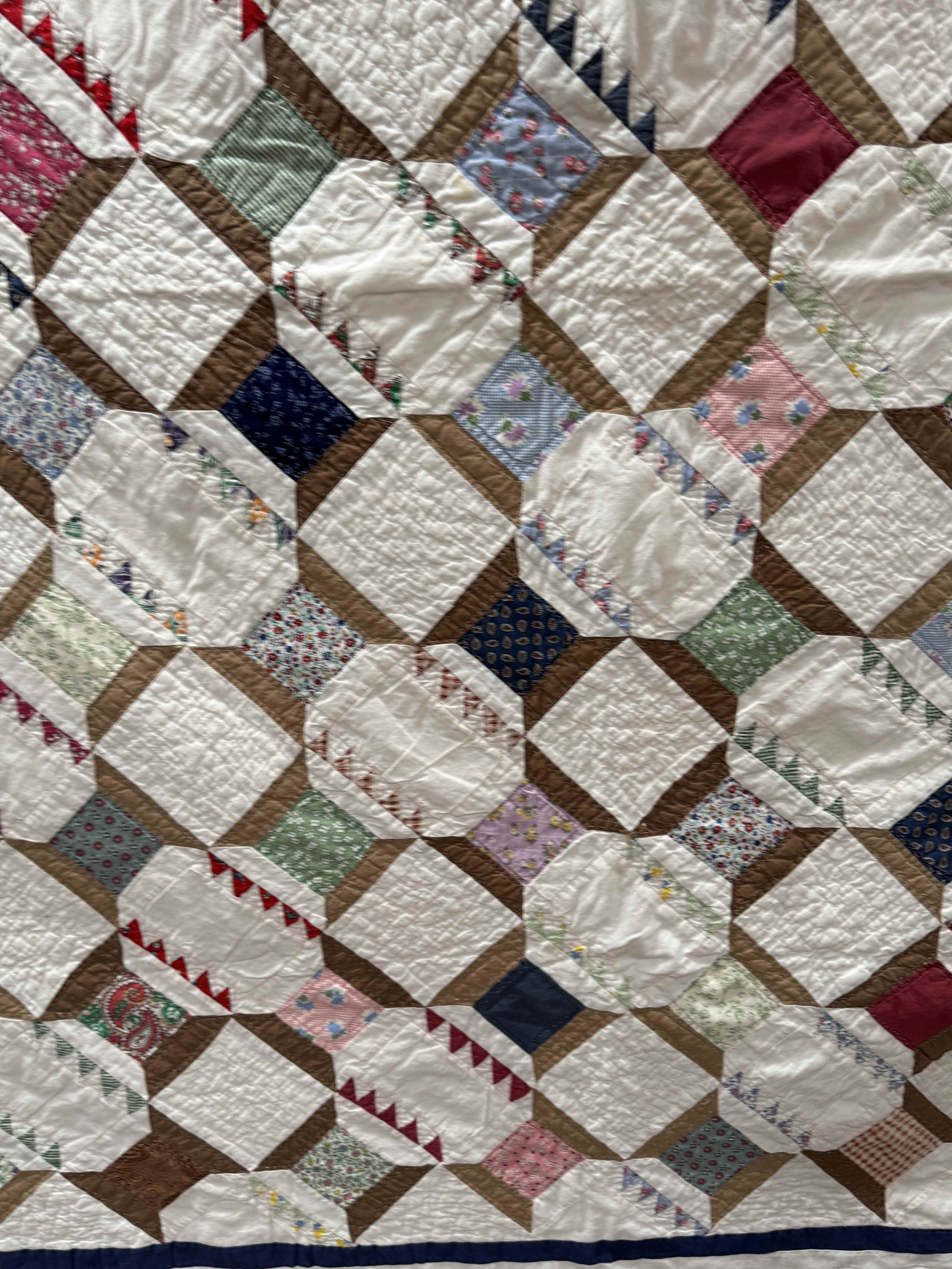 Vintage Snowball Lattice Quilt