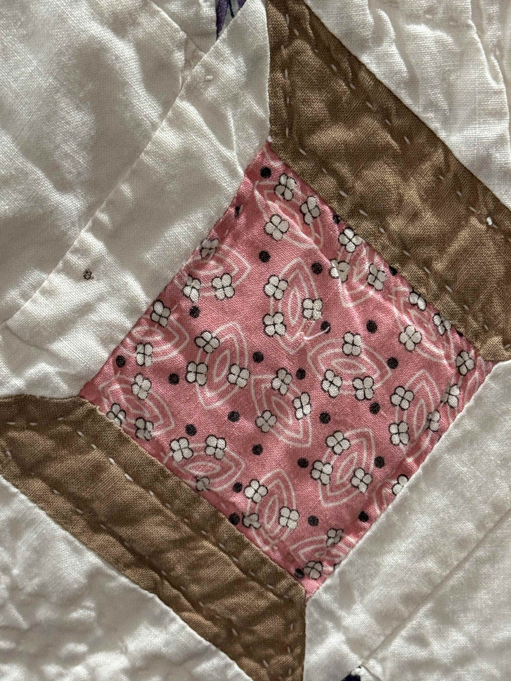 Vintage Snowball Lattice Quilt