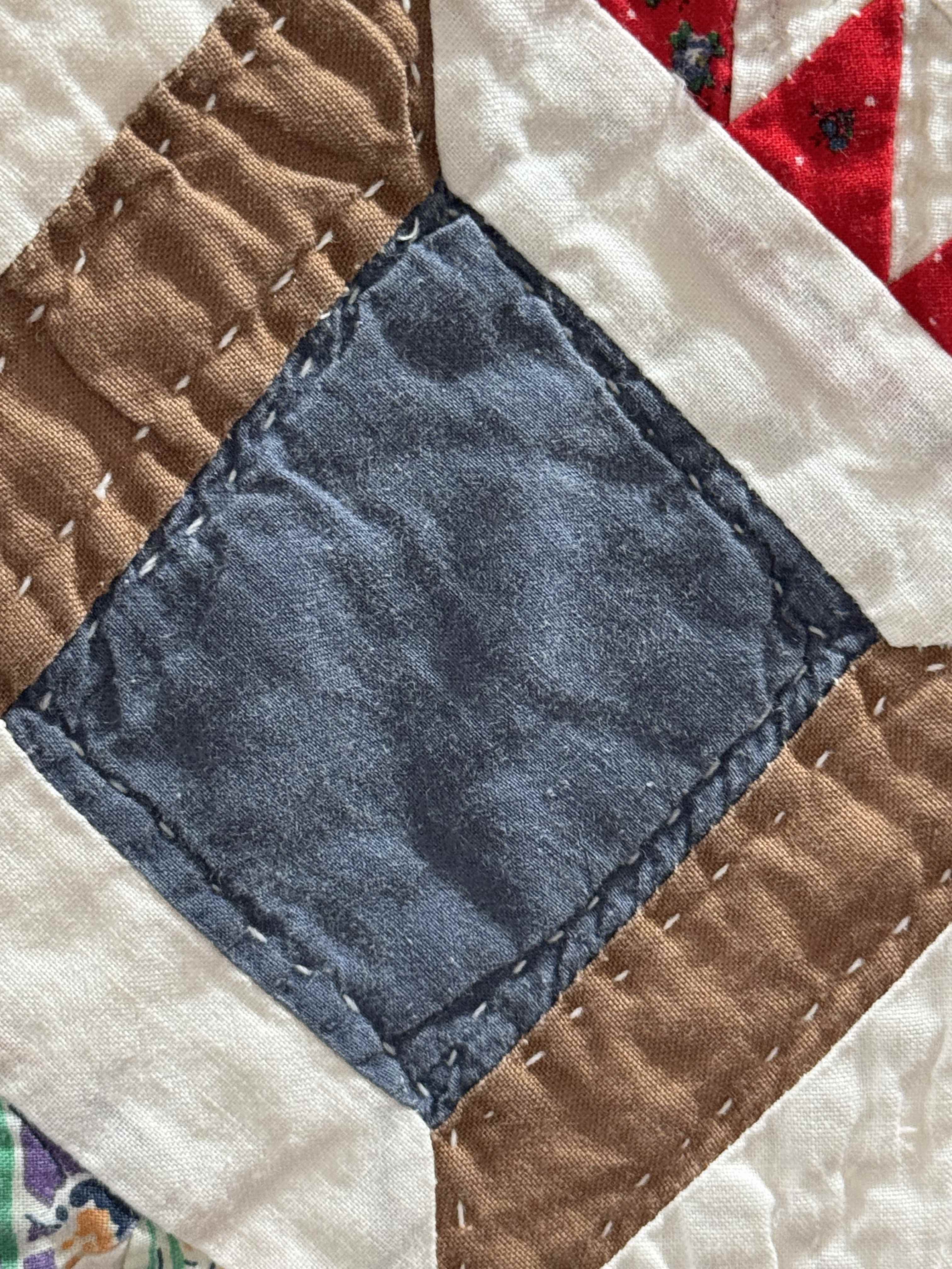 Vintage Snowball Lattice Quilt
