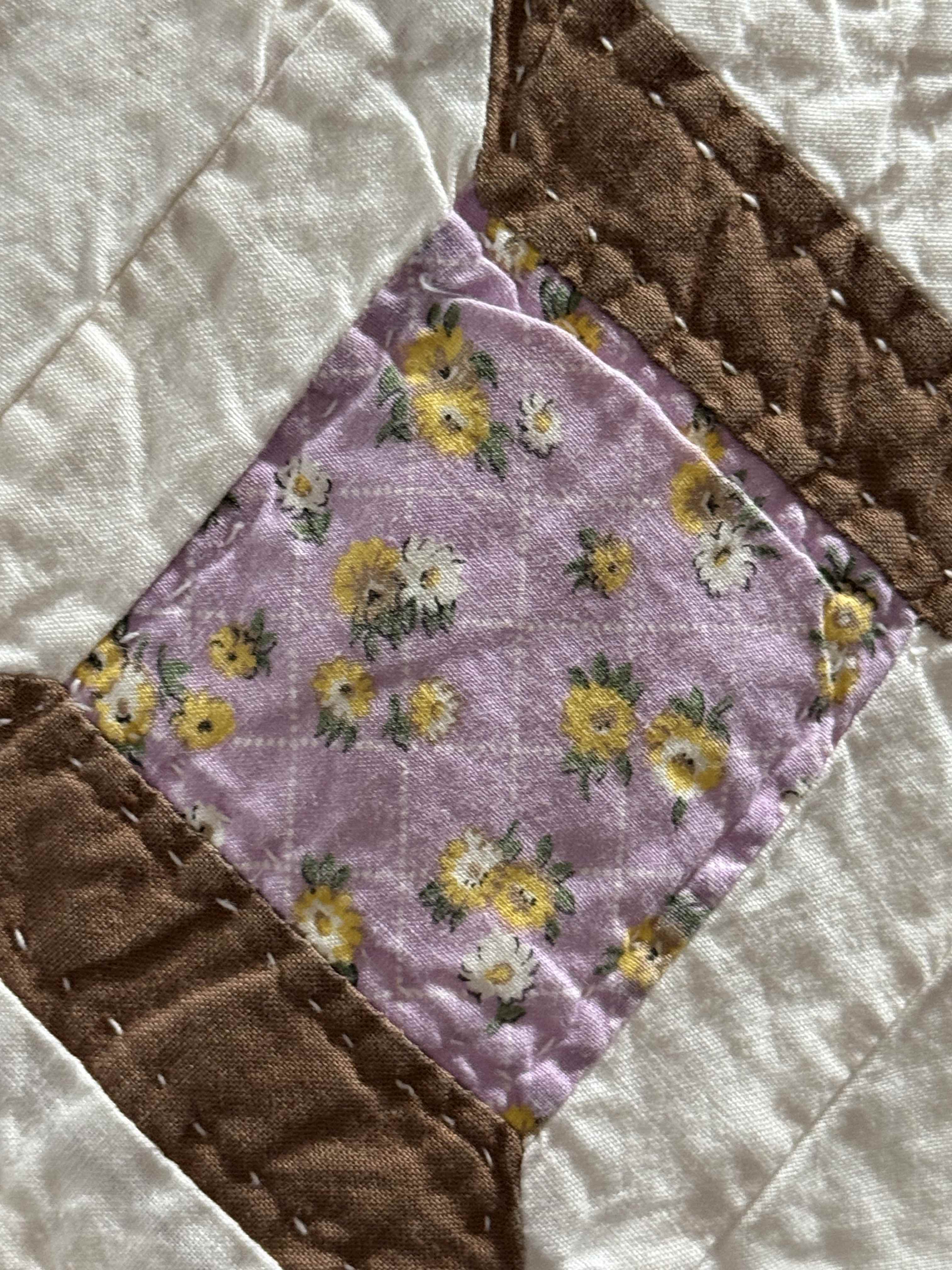 Vintage Snowball Lattice Quilt