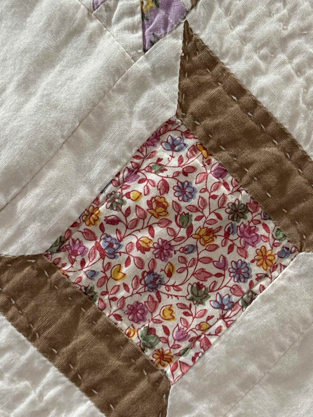 Vintage Snowball Lattice Quilt