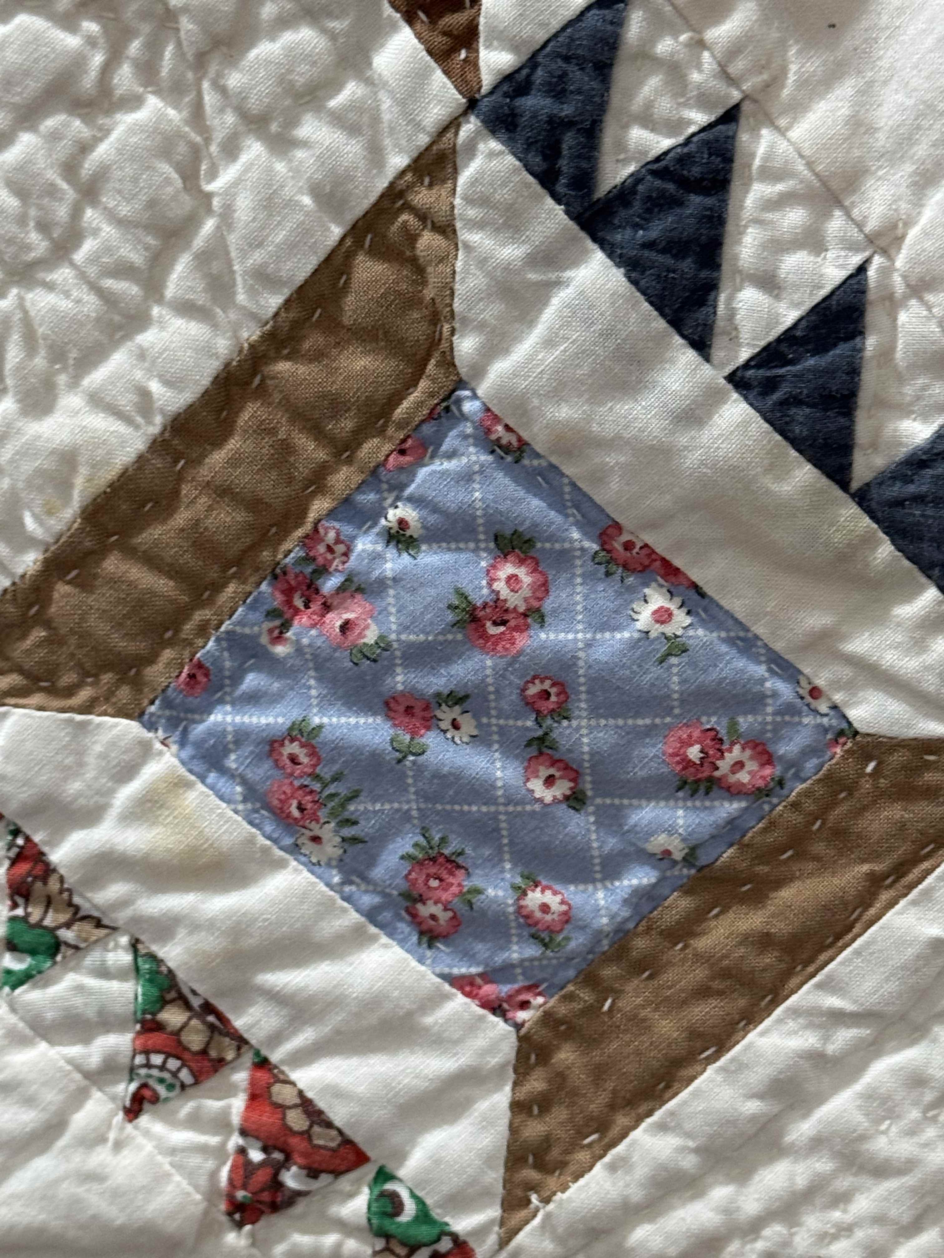 Vintage Snowball Lattice Quilt