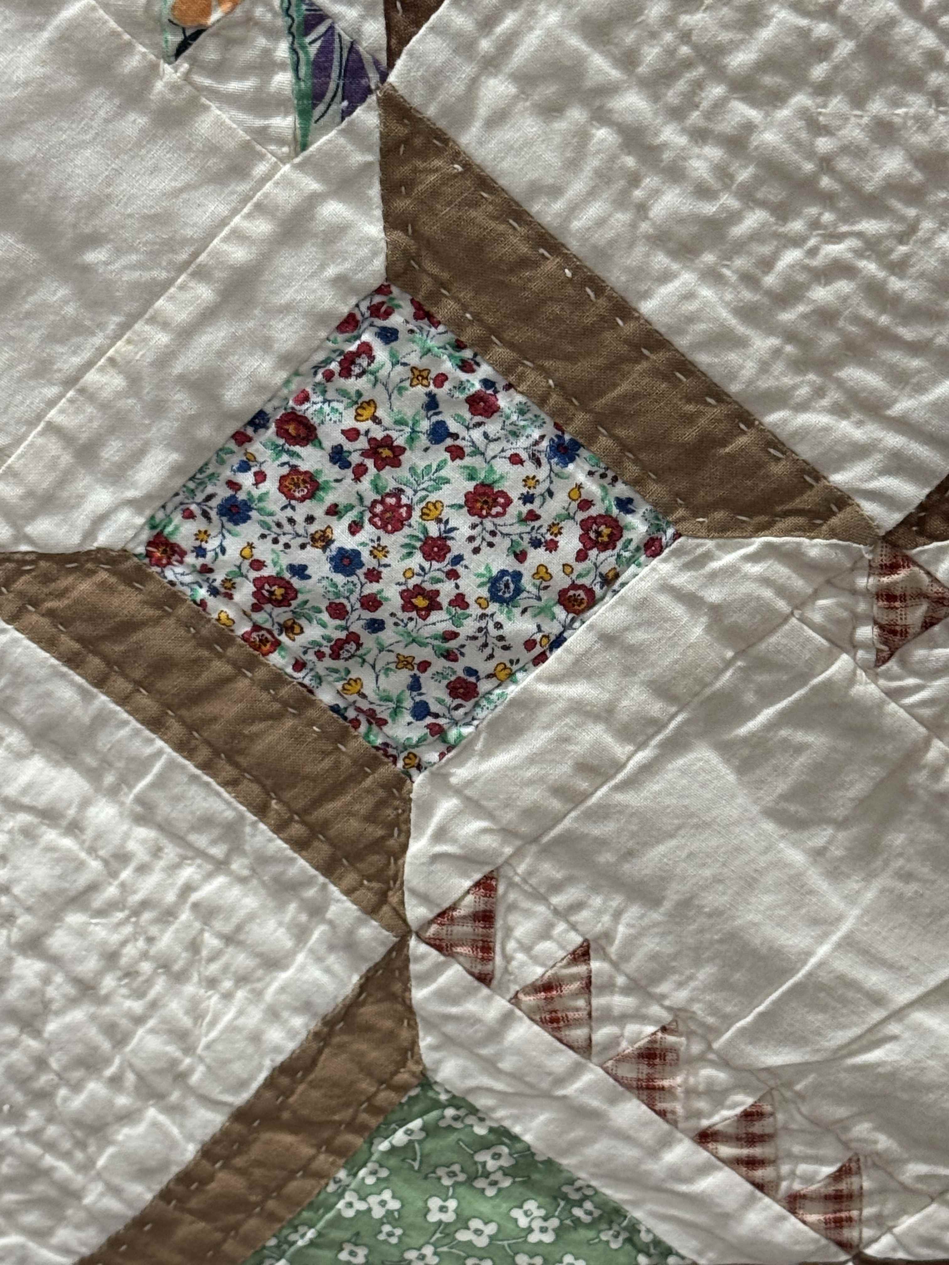 Vintage Snowball Lattice Quilt