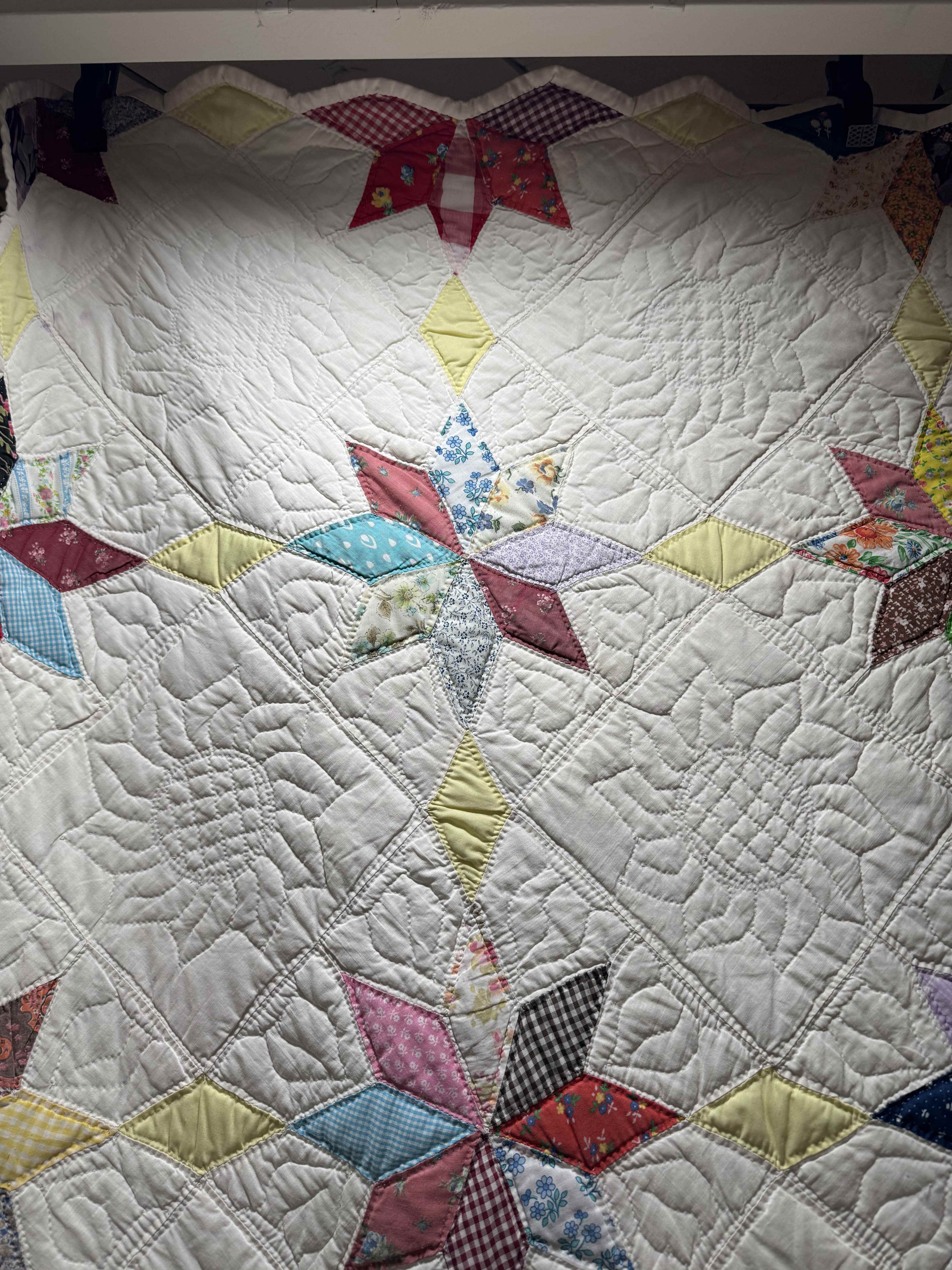 Vintage Eight-Point Star With Diamond Lattice Quilt