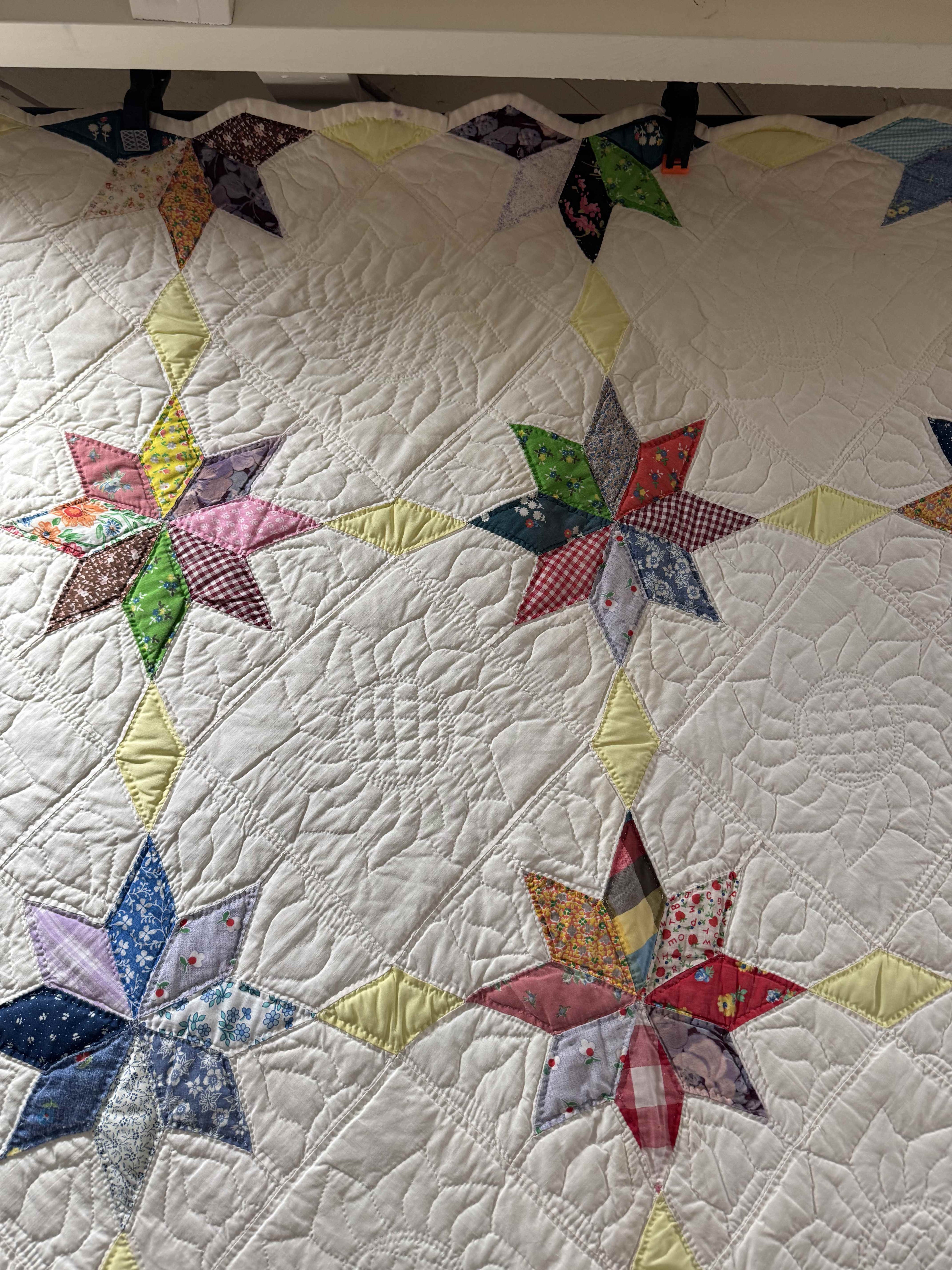 Vintage Eight-Point Star With Diamond Lattice Quilt