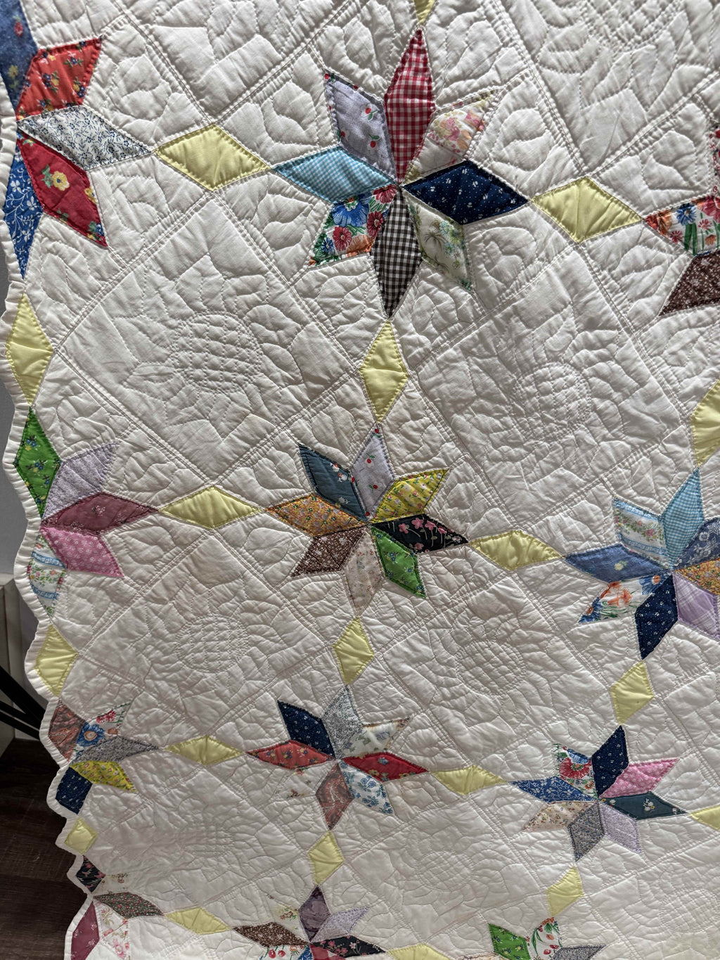 Vintage Eight-Point Star With Diamond Lattice Quilt