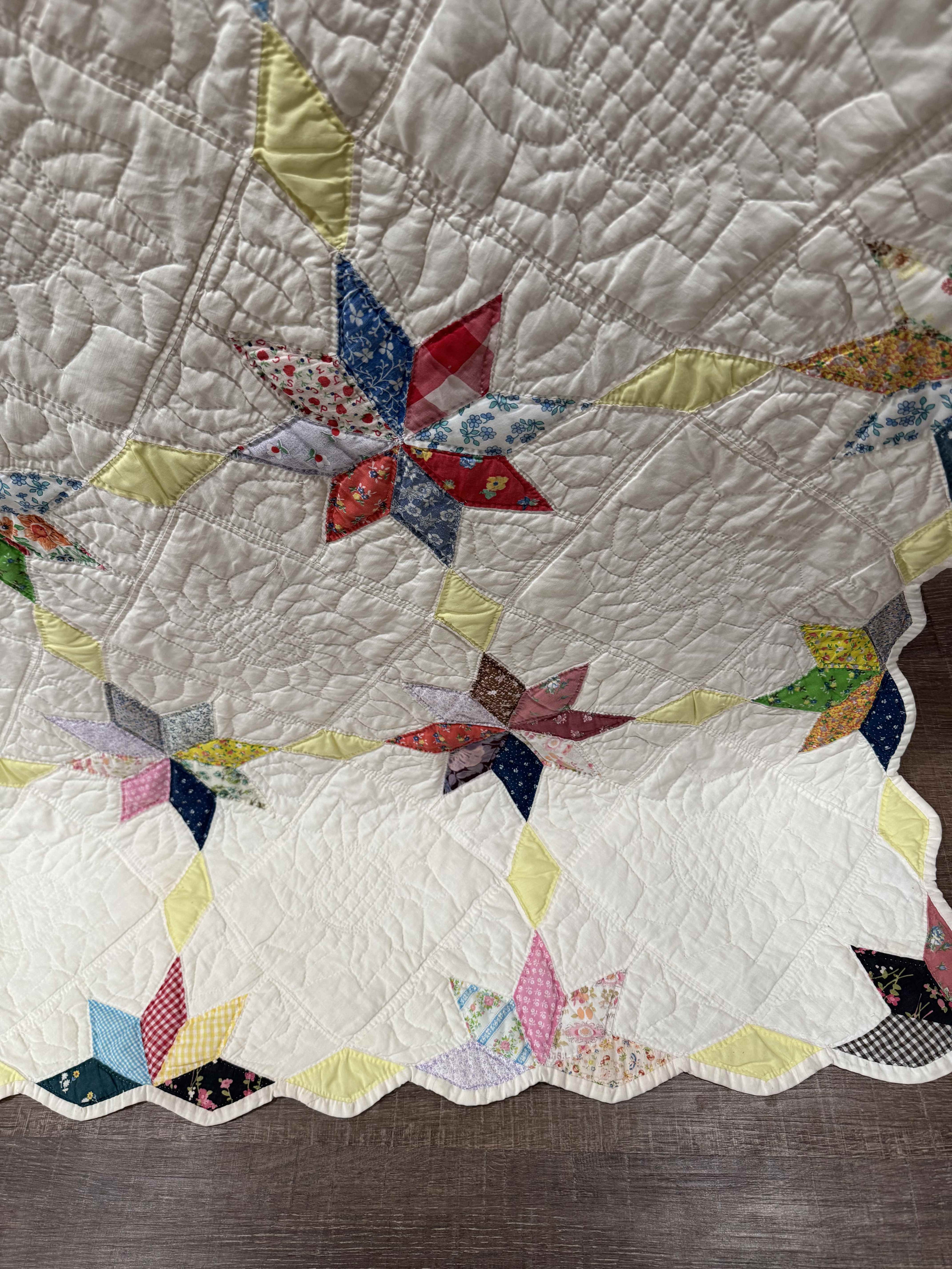 Vintage Eight-Point Star With Diamond Lattice Quilt