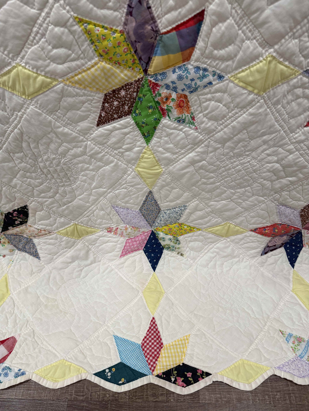 Vintage Eight-Point Star With Diamond Lattice Quilt