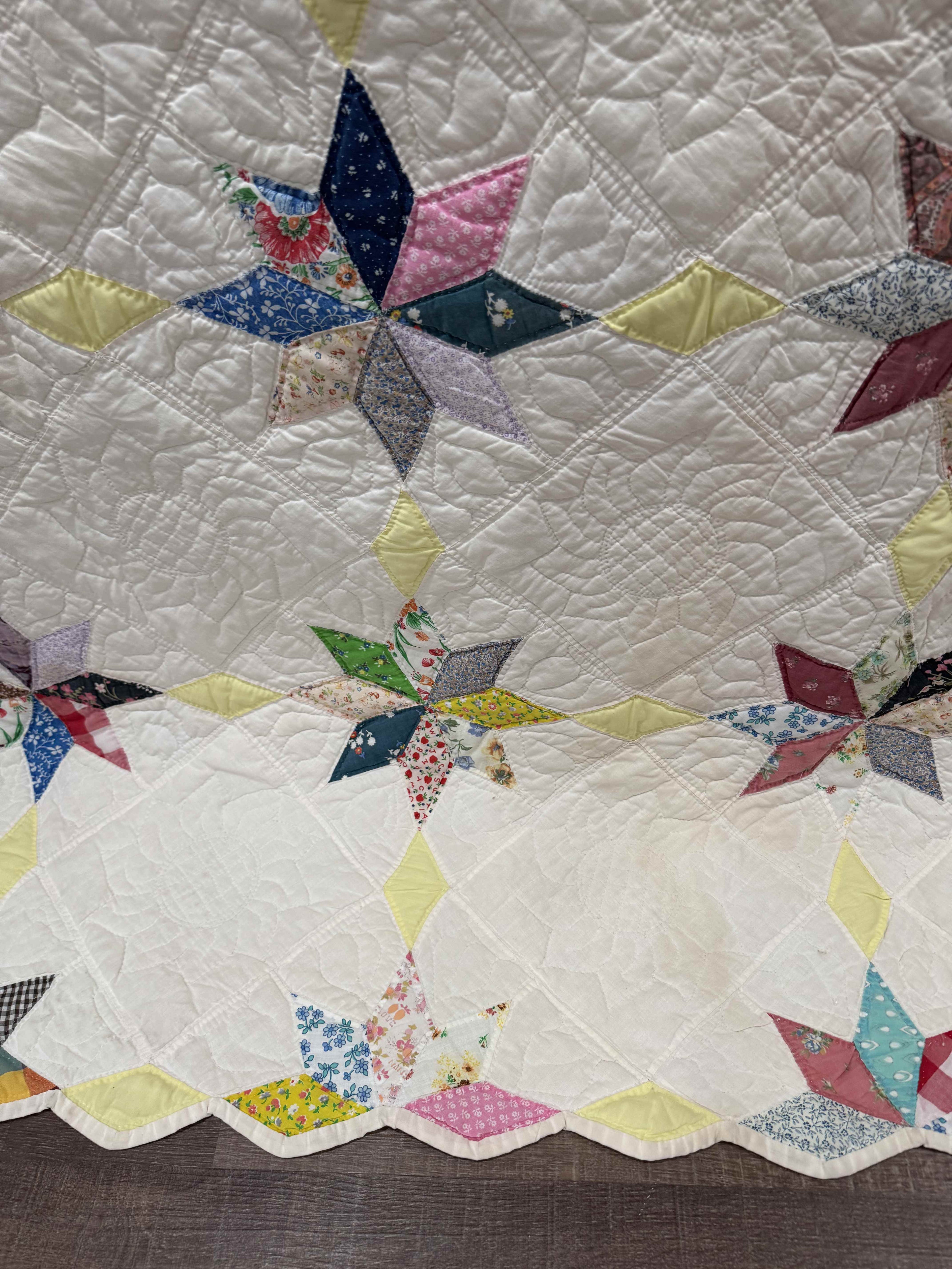Vintage Eight-Point Star With Diamond Lattice Quilt