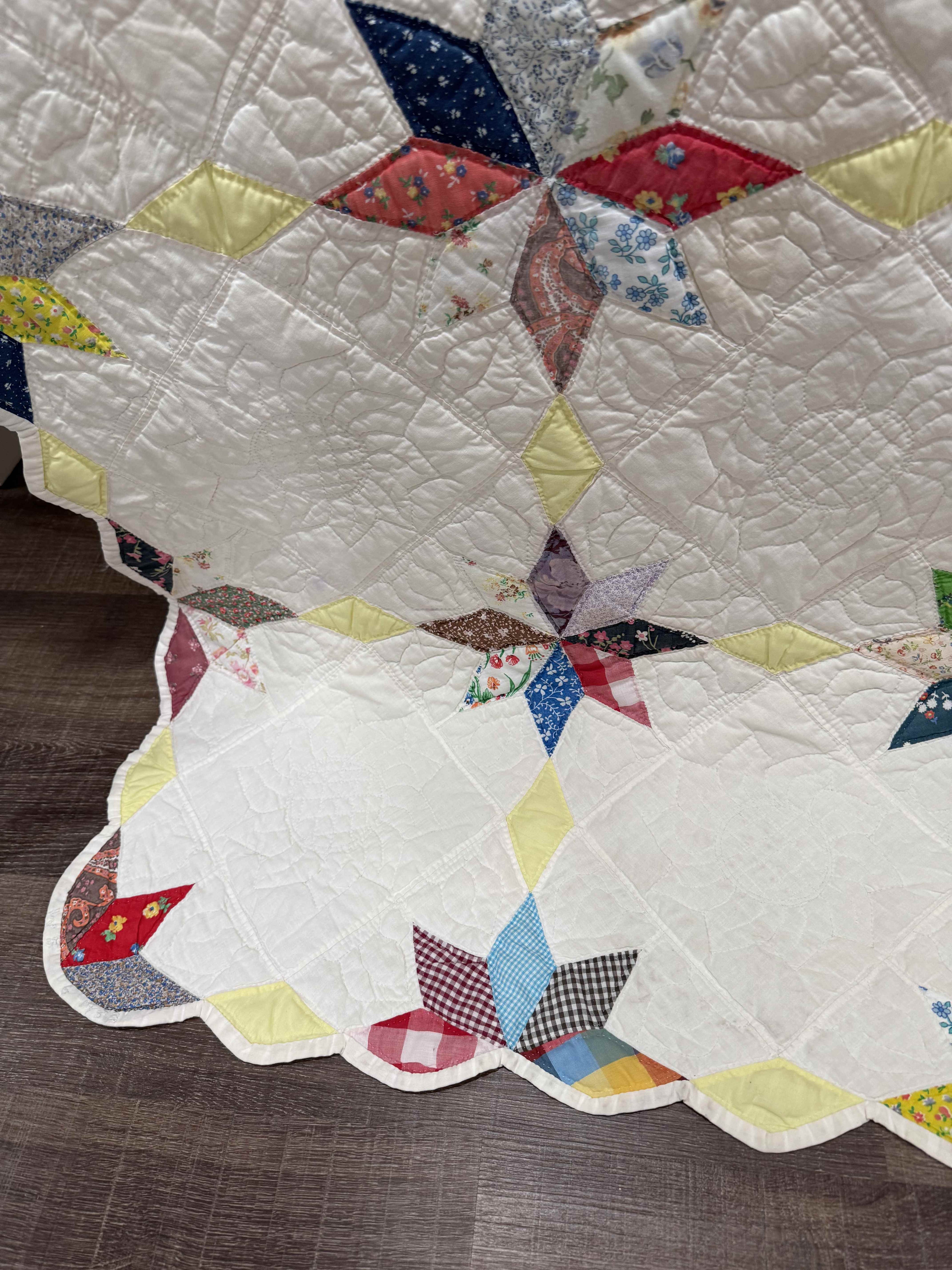 Vintage Eight-Point Star With Diamond Lattice Quilt