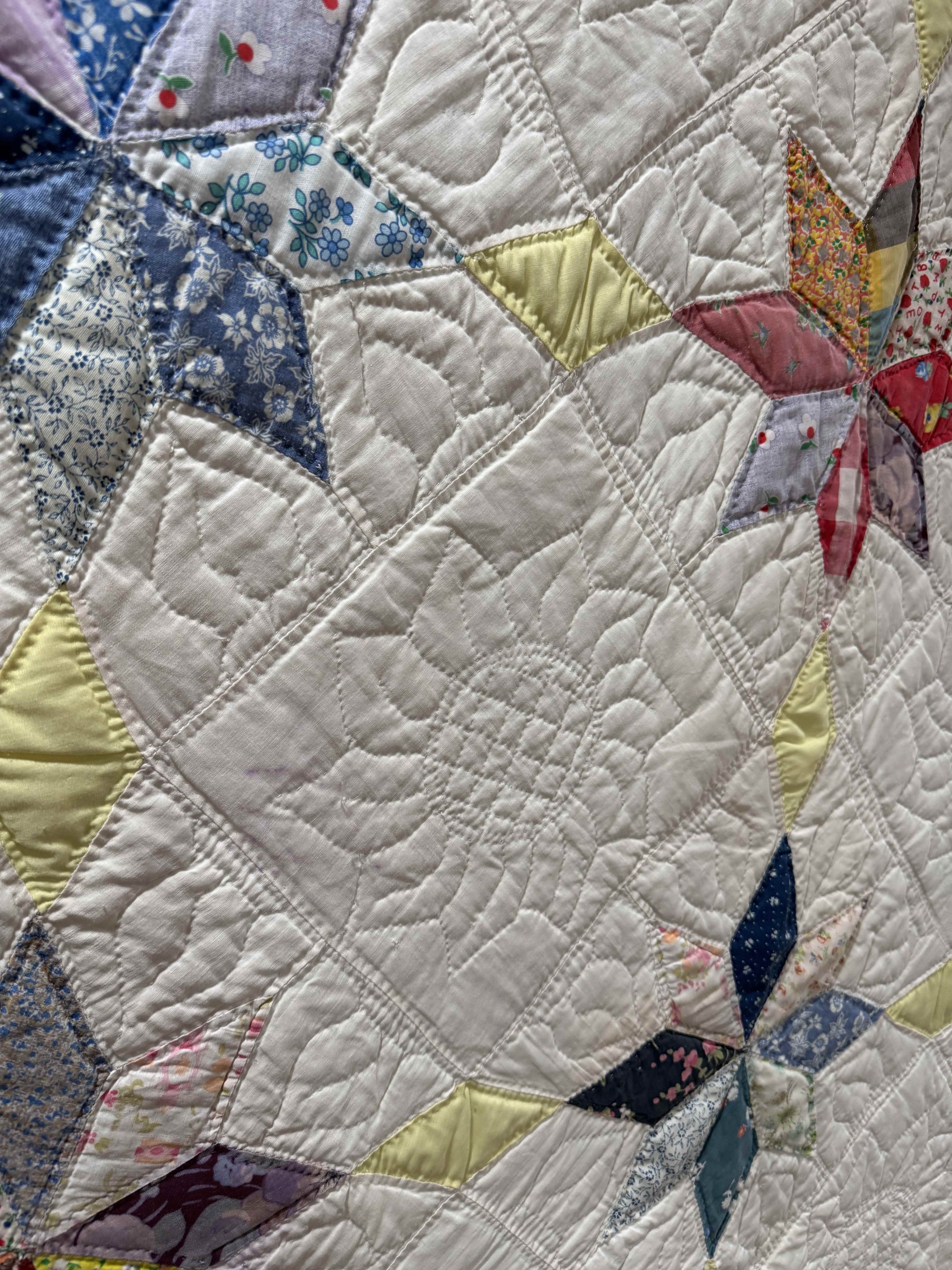 Vintage Eight-Point Star With Diamond Lattice Quilt