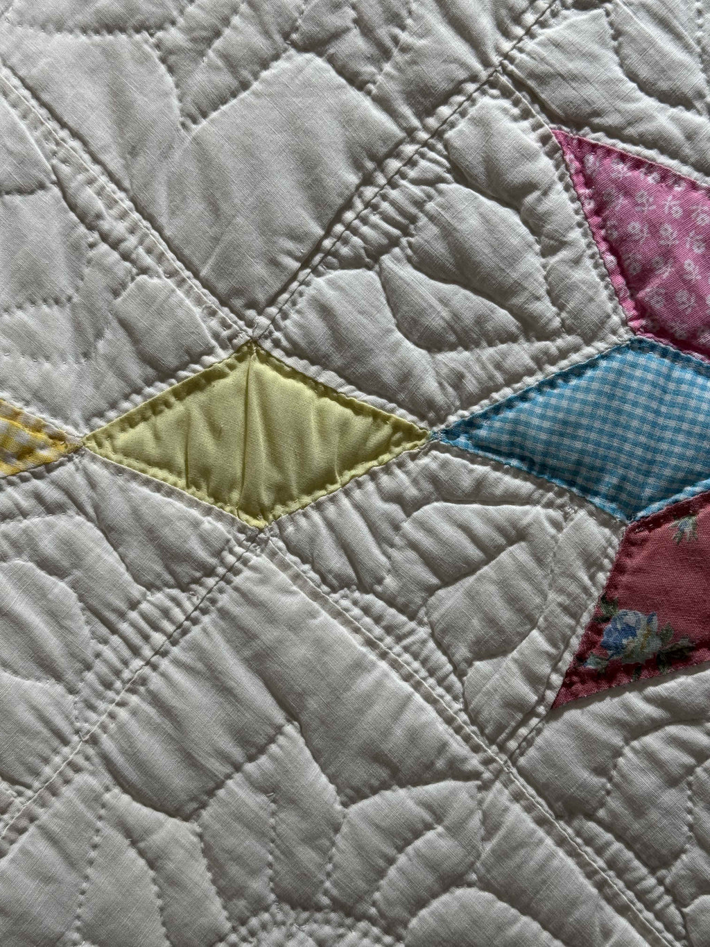 Vintage Eight-Point Star With Diamond Lattice Quilt