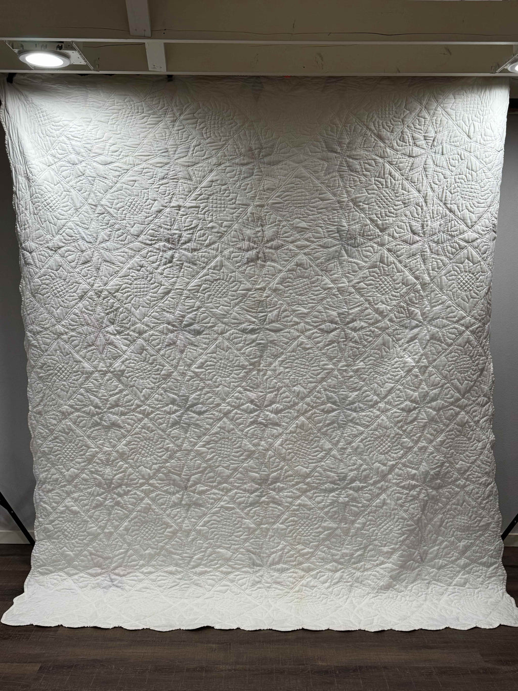 Vintage Eight-Point Star With Diamond Lattice Quilt