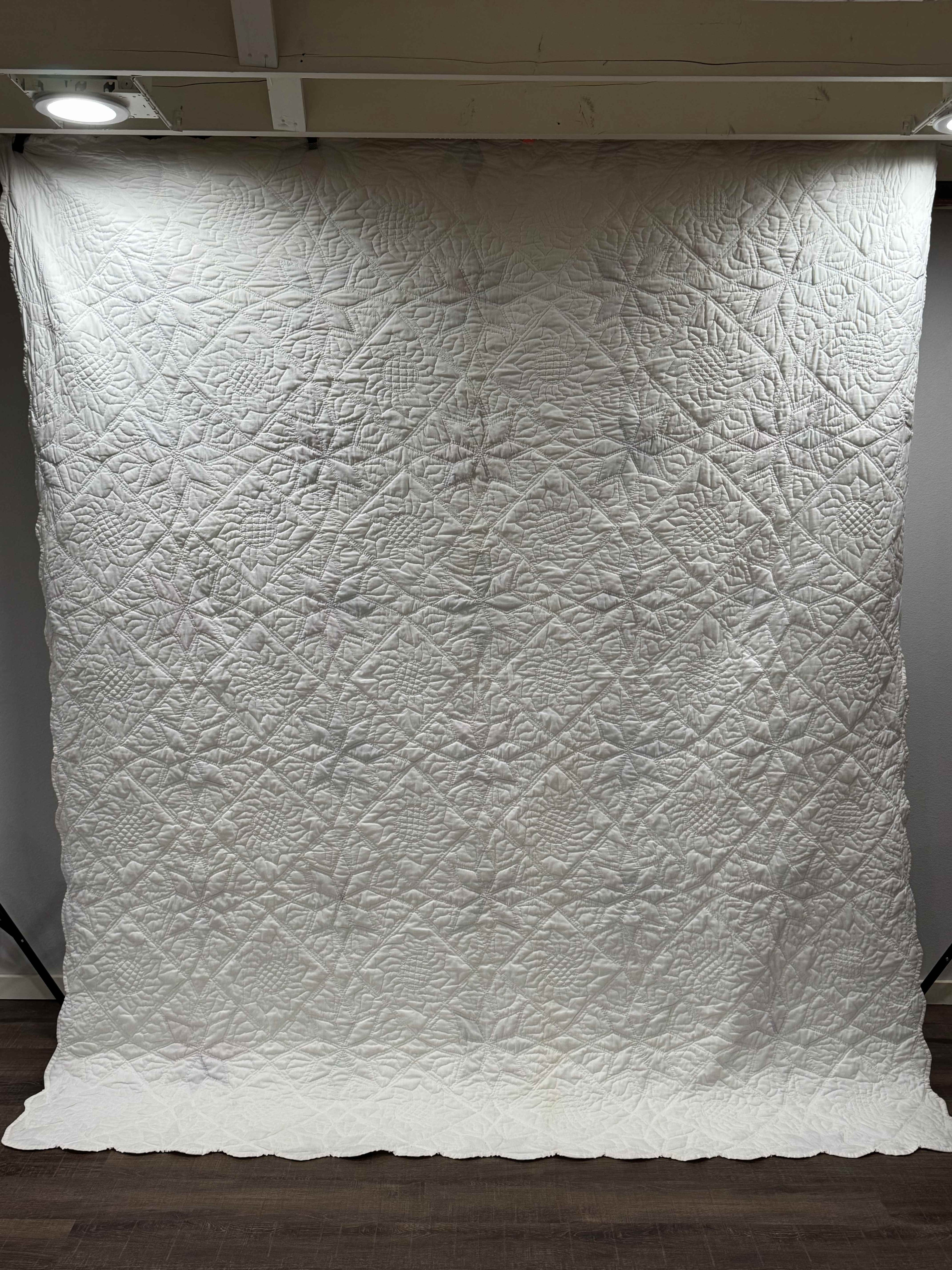Vintage Eight-Point Star With Diamond Lattice Quilt