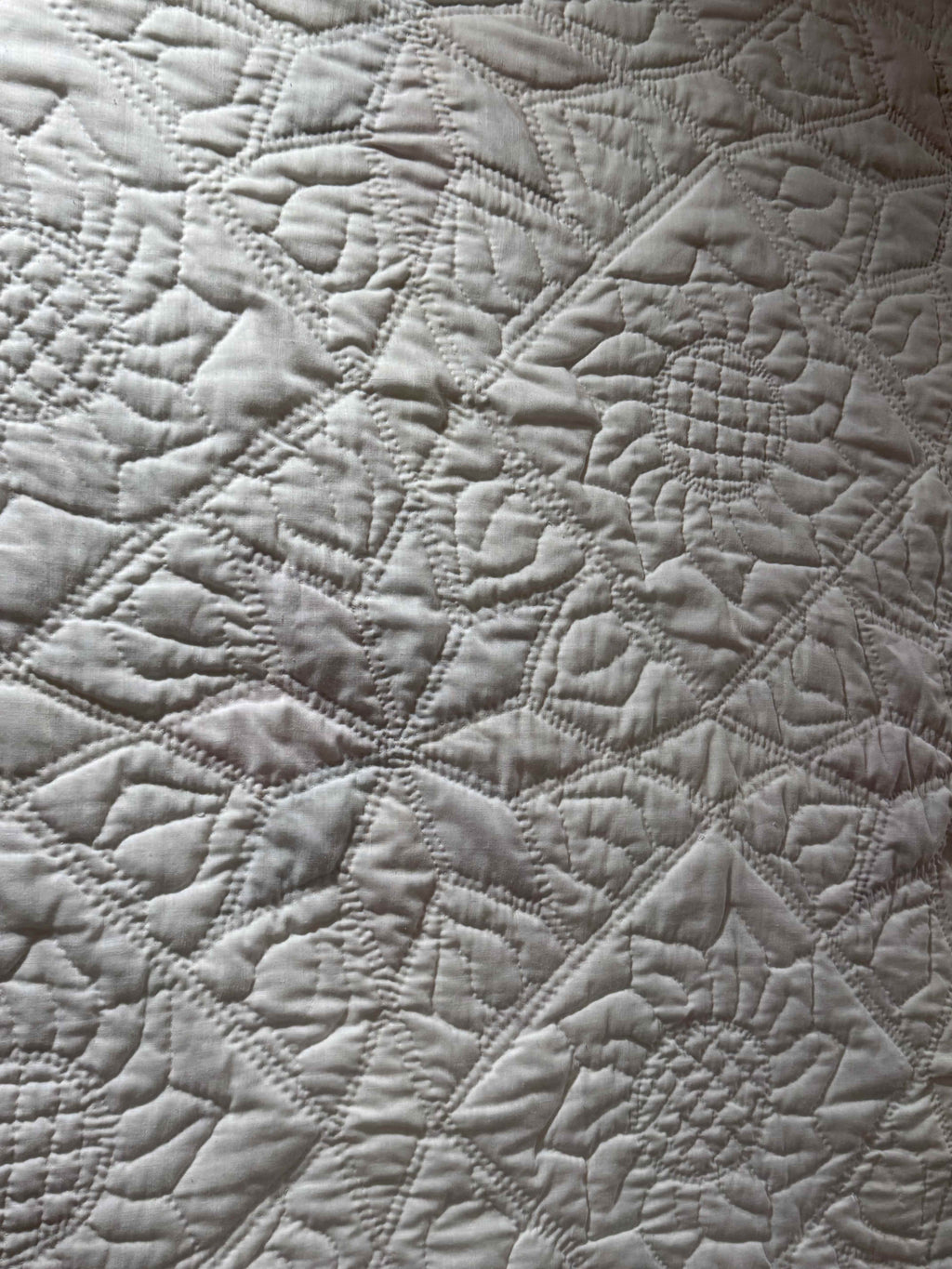 Vintage Eight-Point Star With Diamond Lattice Quilt