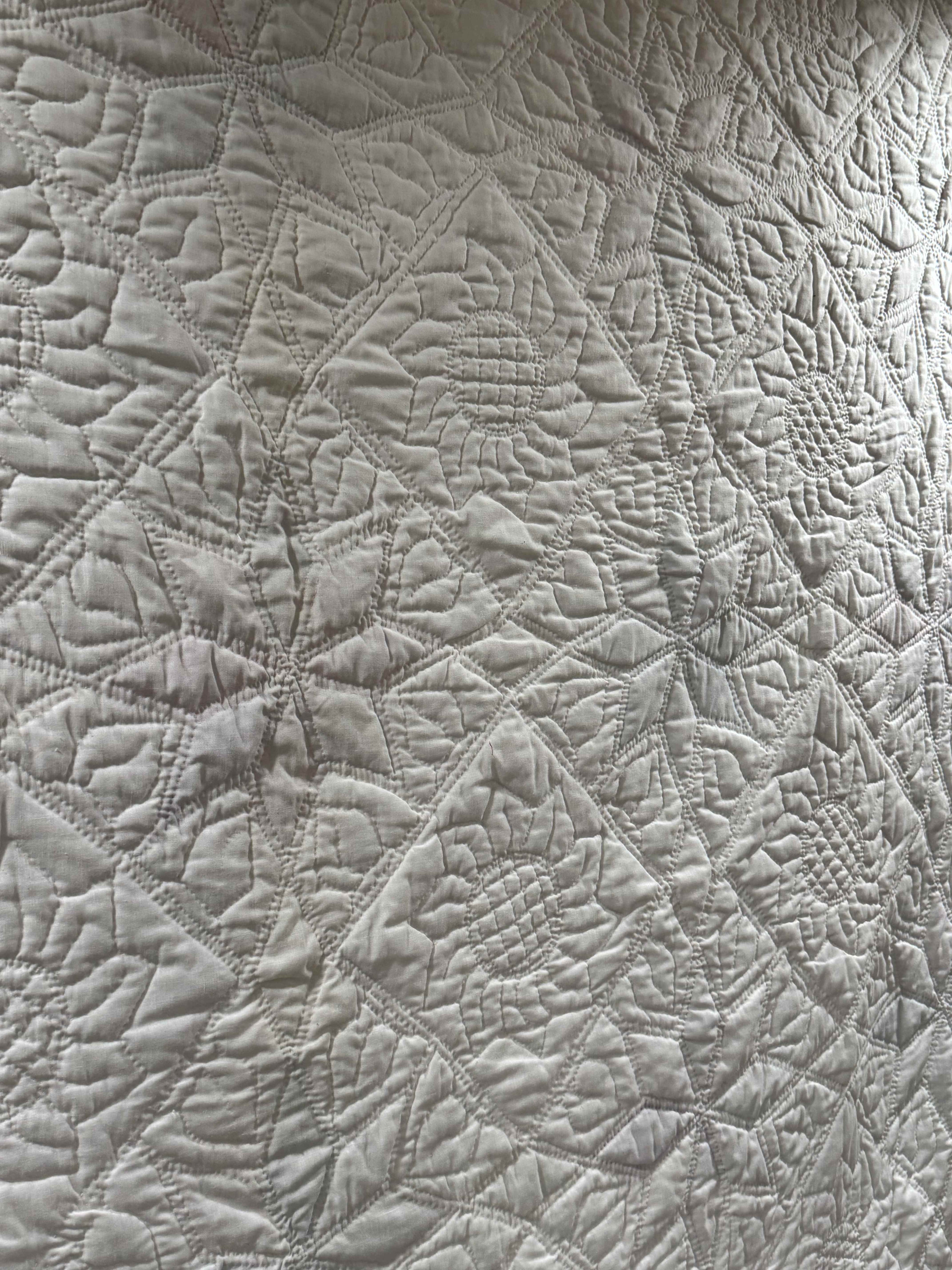 Vintage Eight-Point Star With Diamond Lattice Quilt