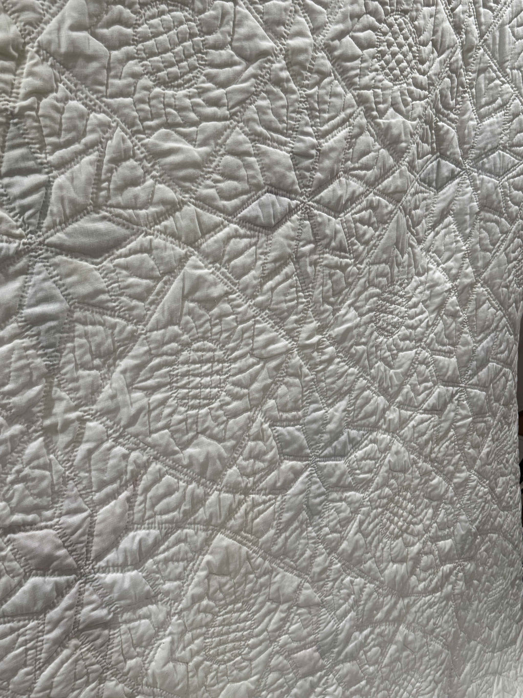 Vintage Eight-Point Star With Diamond Lattice Quilt