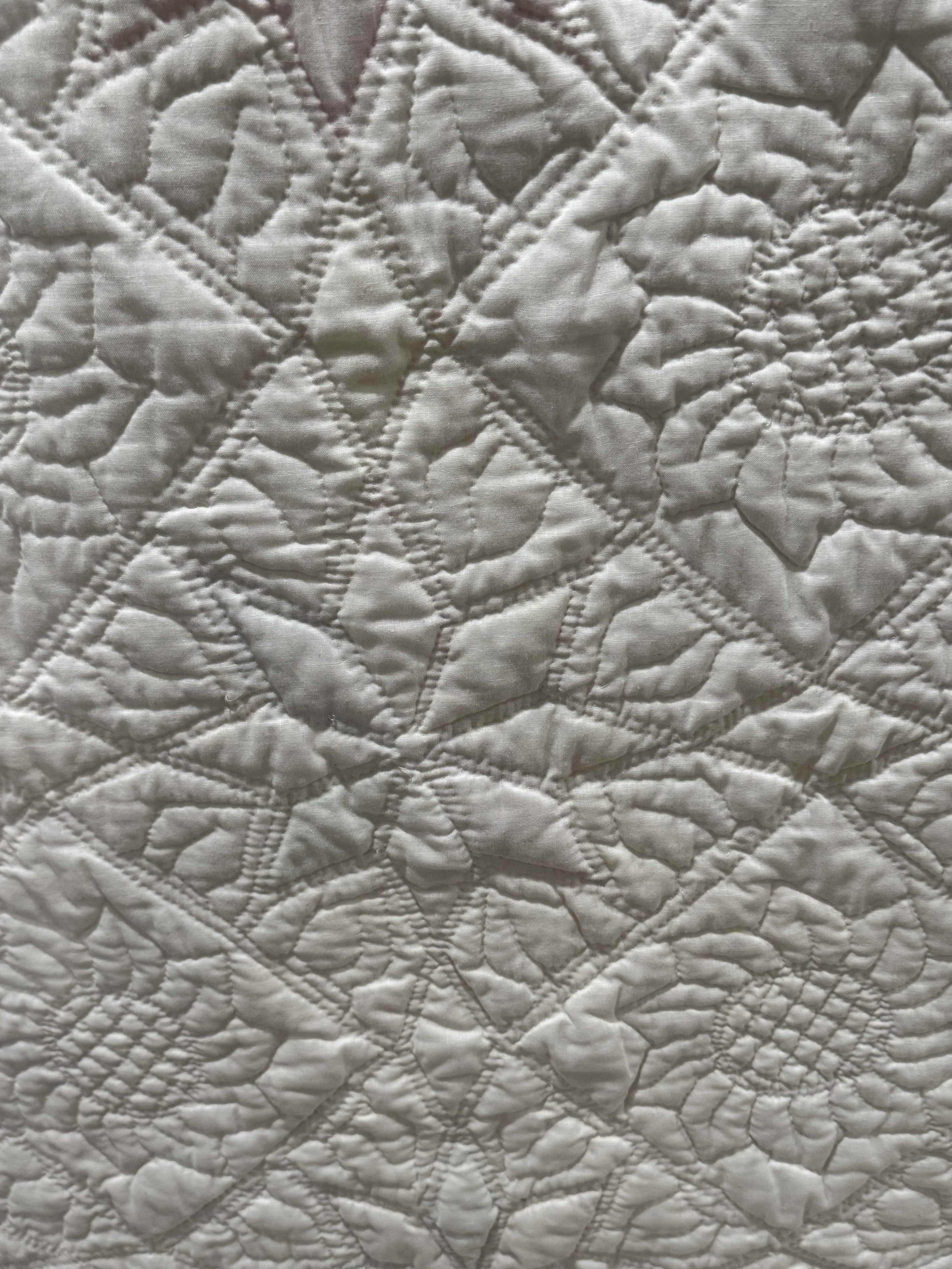 Vintage Eight-Point Star With Diamond Lattice Quilt