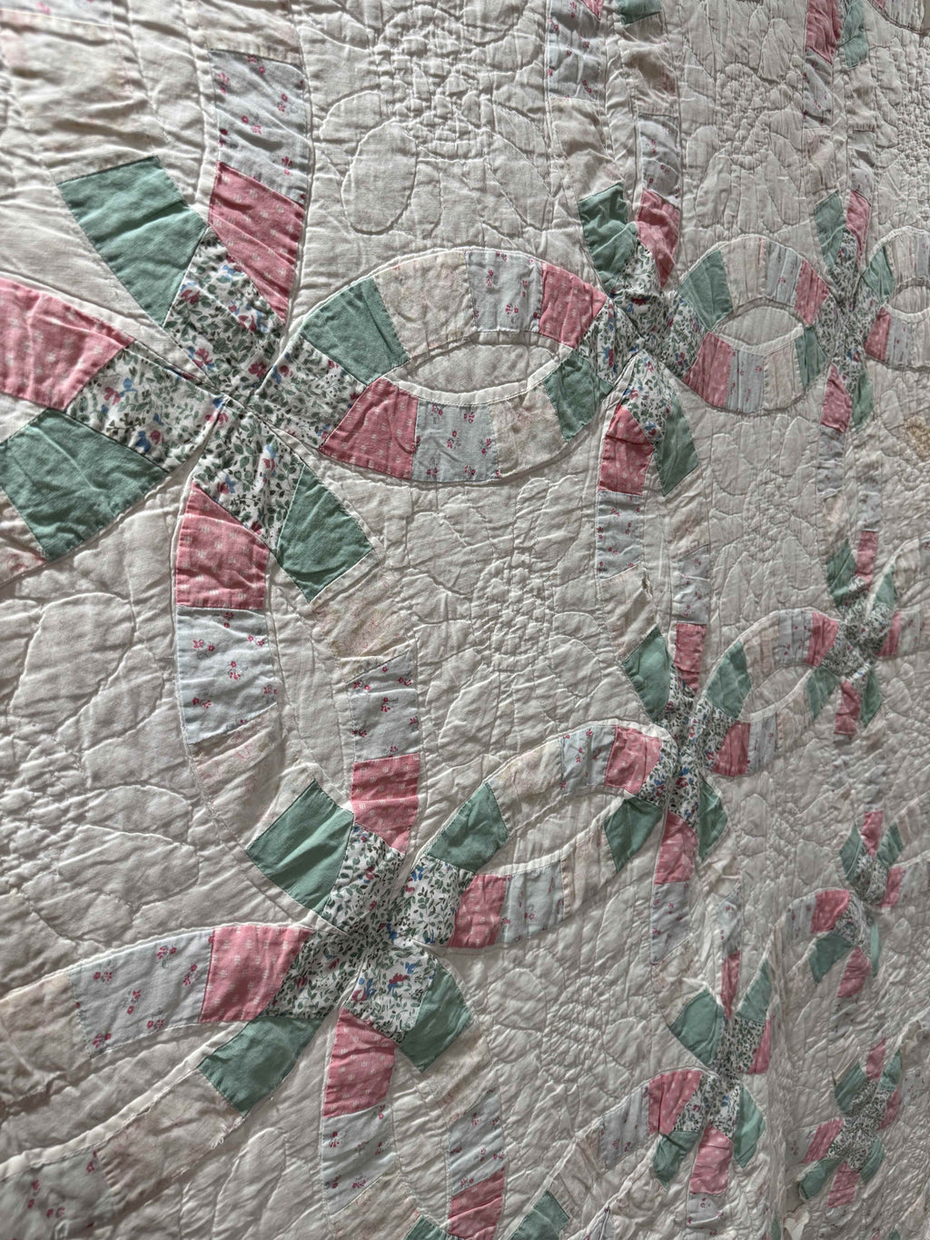 Vintage Double Wedding Ring Quilt