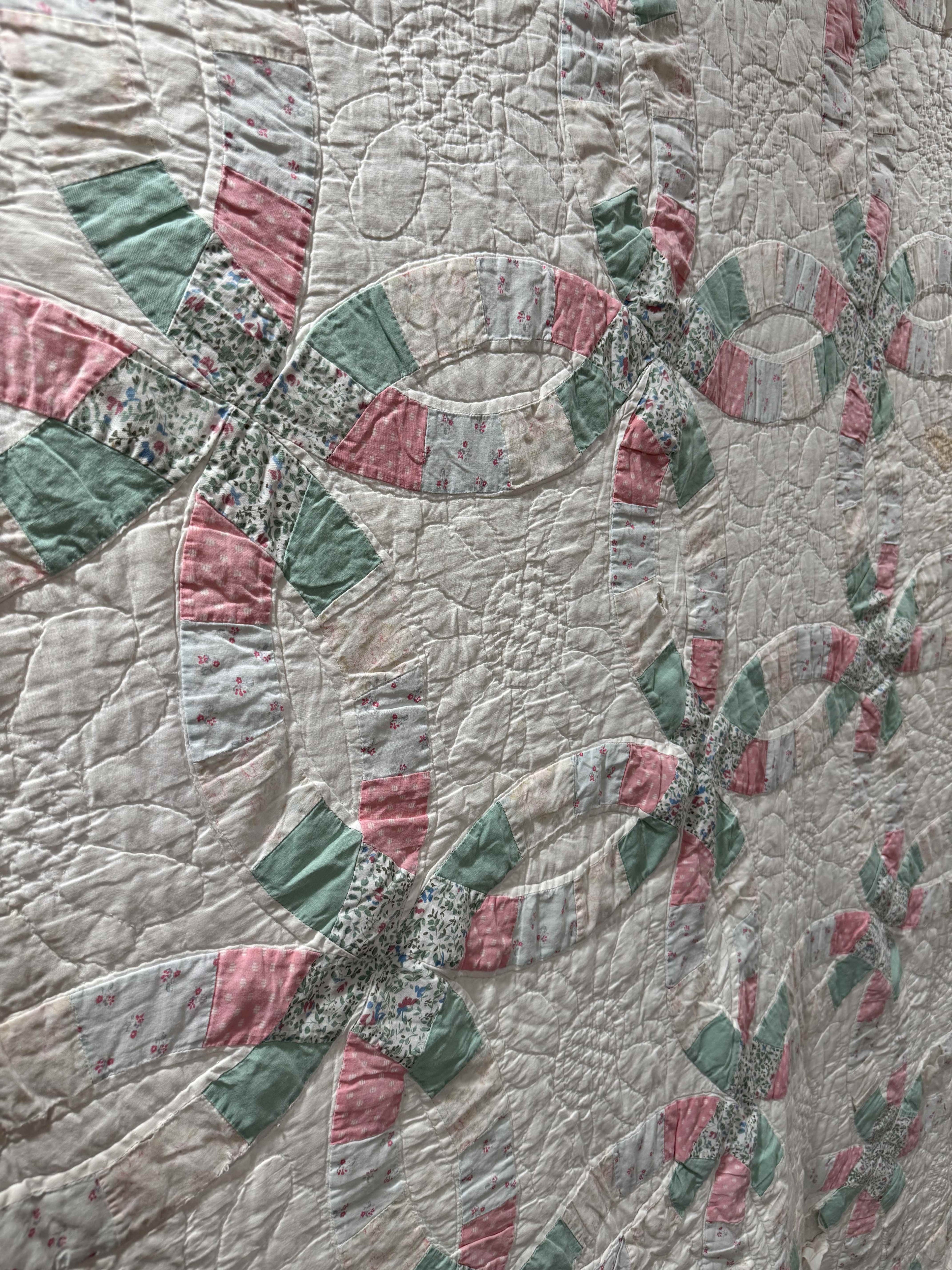 Vintage Double Wedding Ring Quilt