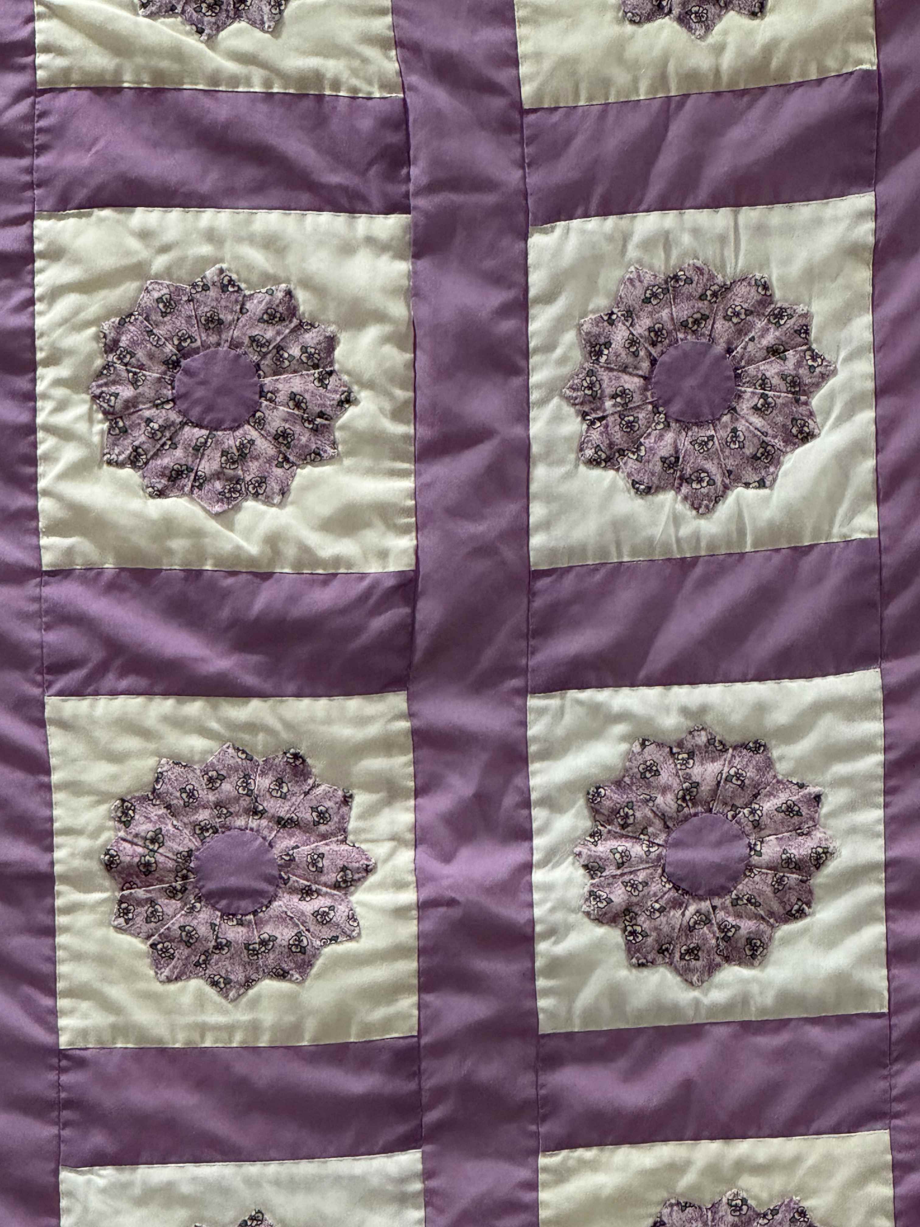 Vintage 12 Point Dresden Plate Quilt