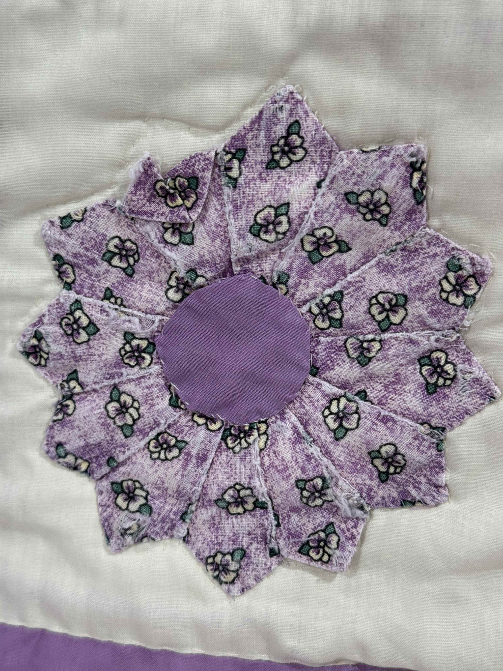Vintage 12 Point Dresden Plate Quilt