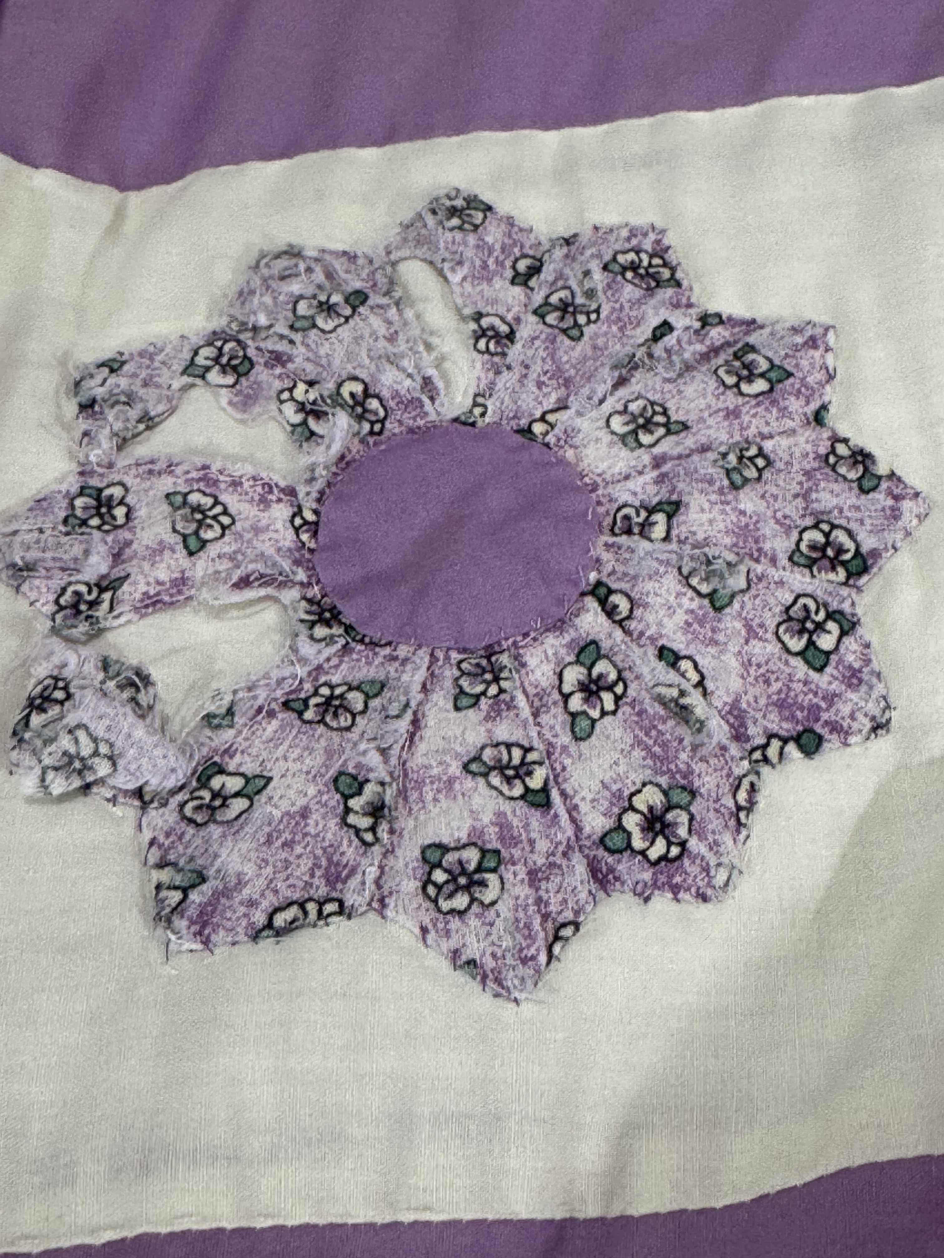 Vintage 12 Point Dresden Plate Quilt