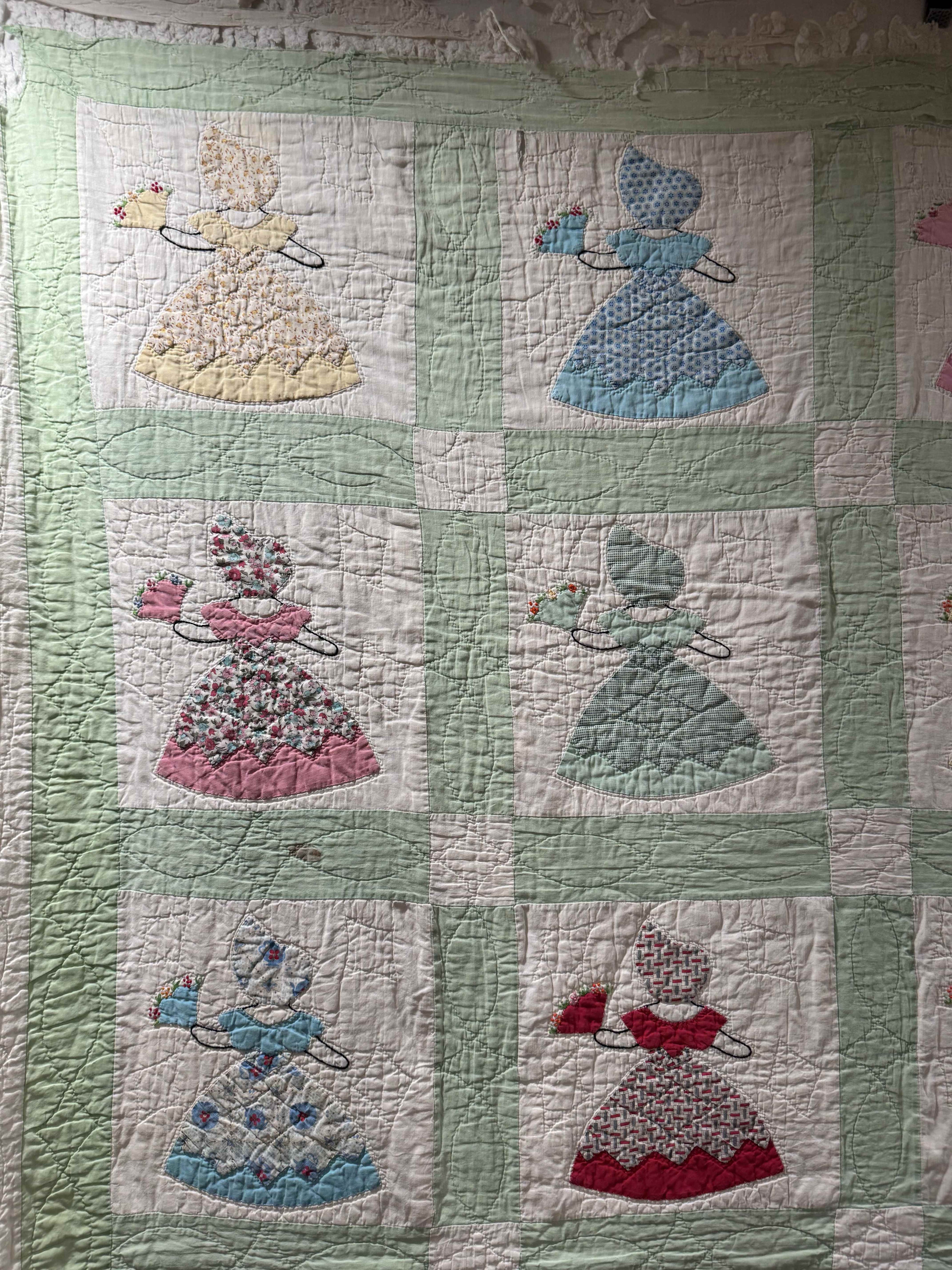 ** SOLD Vintage Sunbonnet Sue Quilt  SOLD**