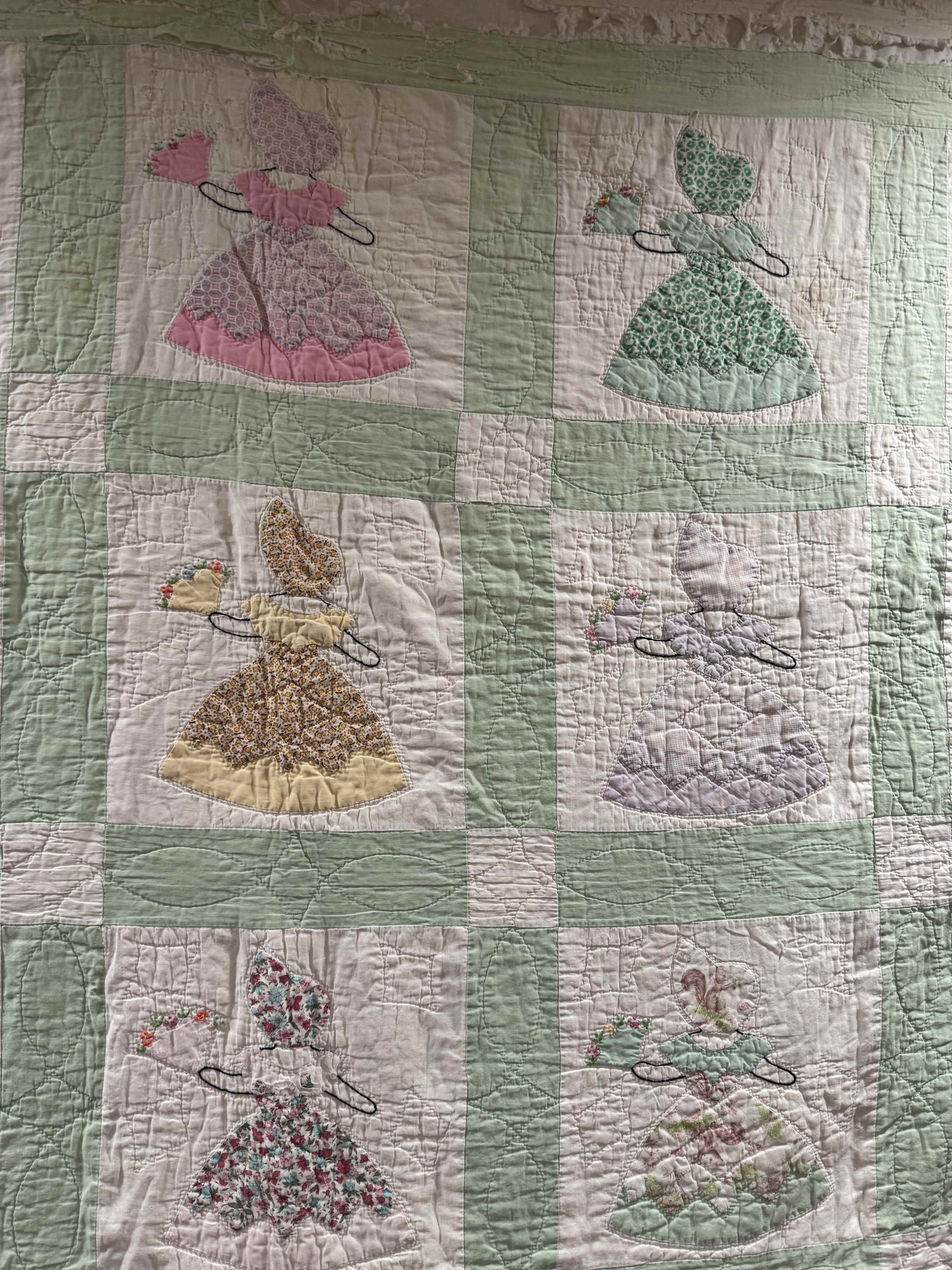 ** SOLD Vintage Sunbonnet Sue Quilt  SOLD**