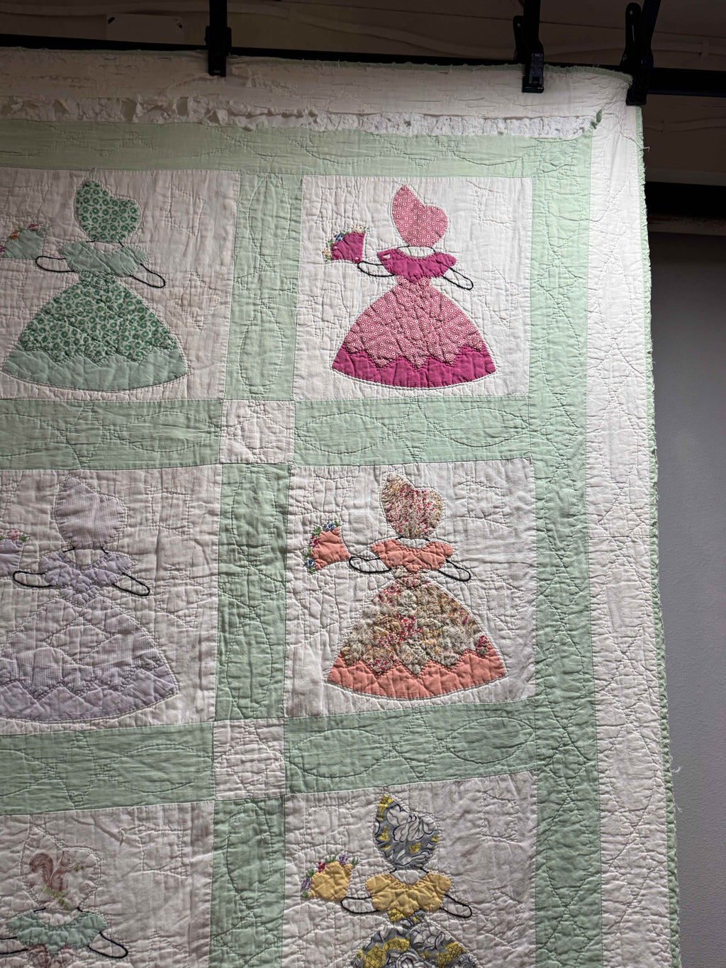 ** SOLD Vintage Sunbonnet Sue Quilt  SOLD**