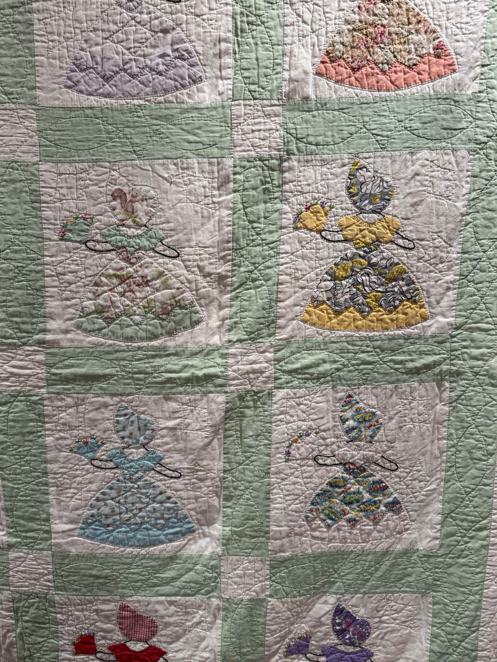 ** SOLD Vintage Sunbonnet Sue Quilt  SOLD**