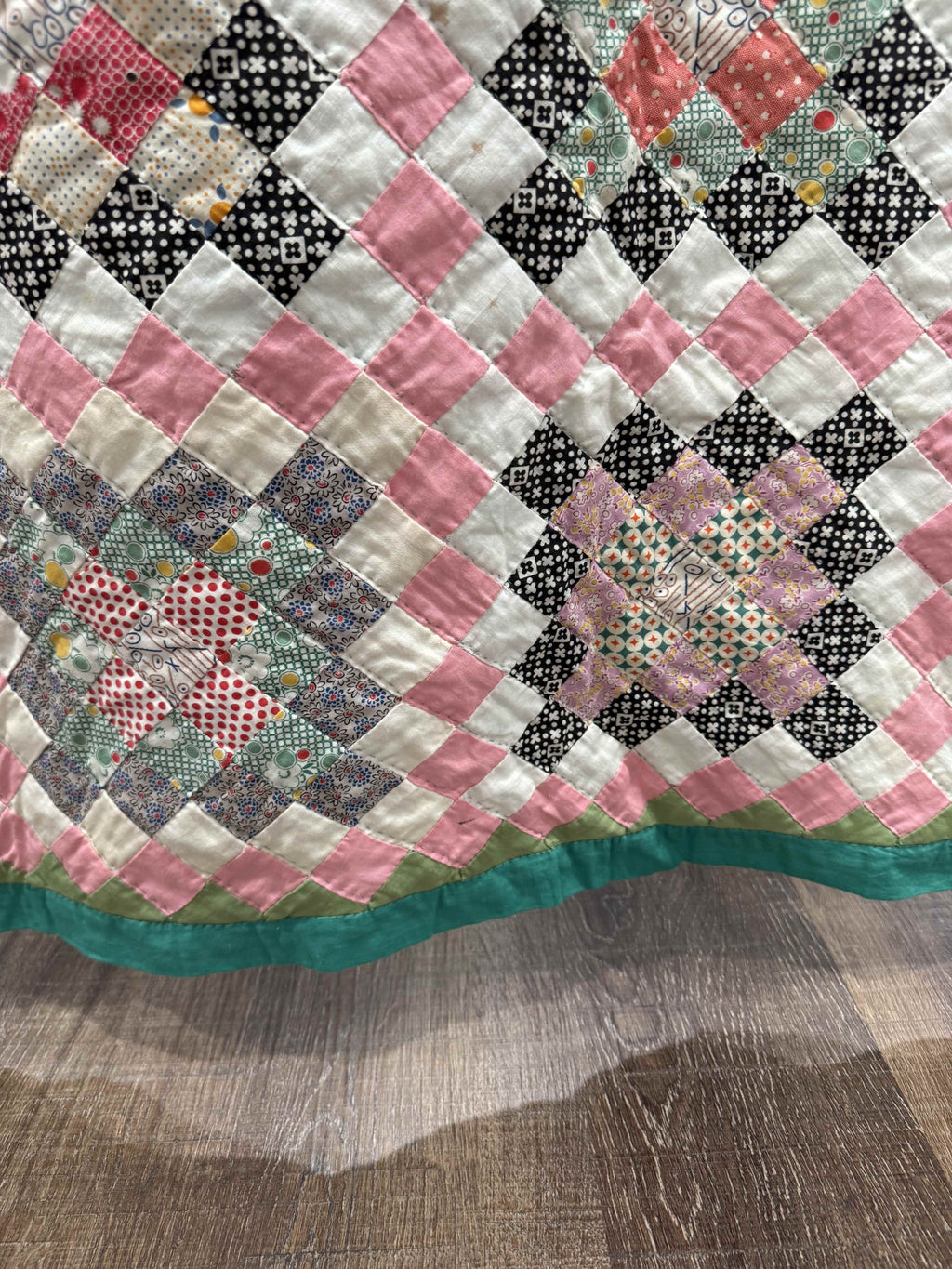 Vintage Quilt Trip Around the World Variation