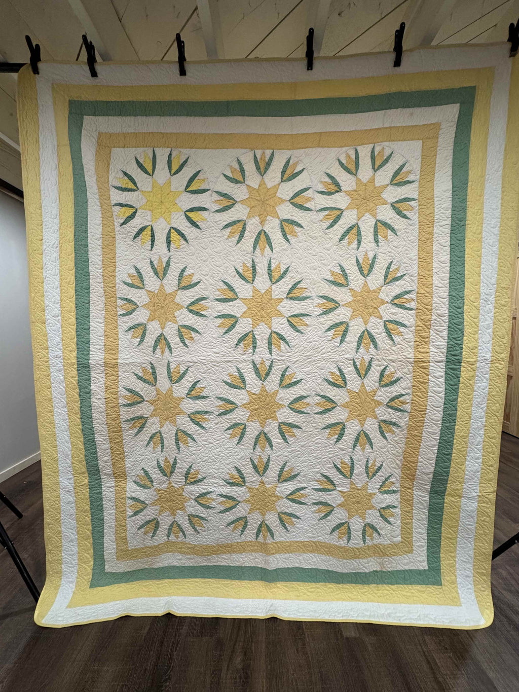 Vintage Quilt Cottage Tulip