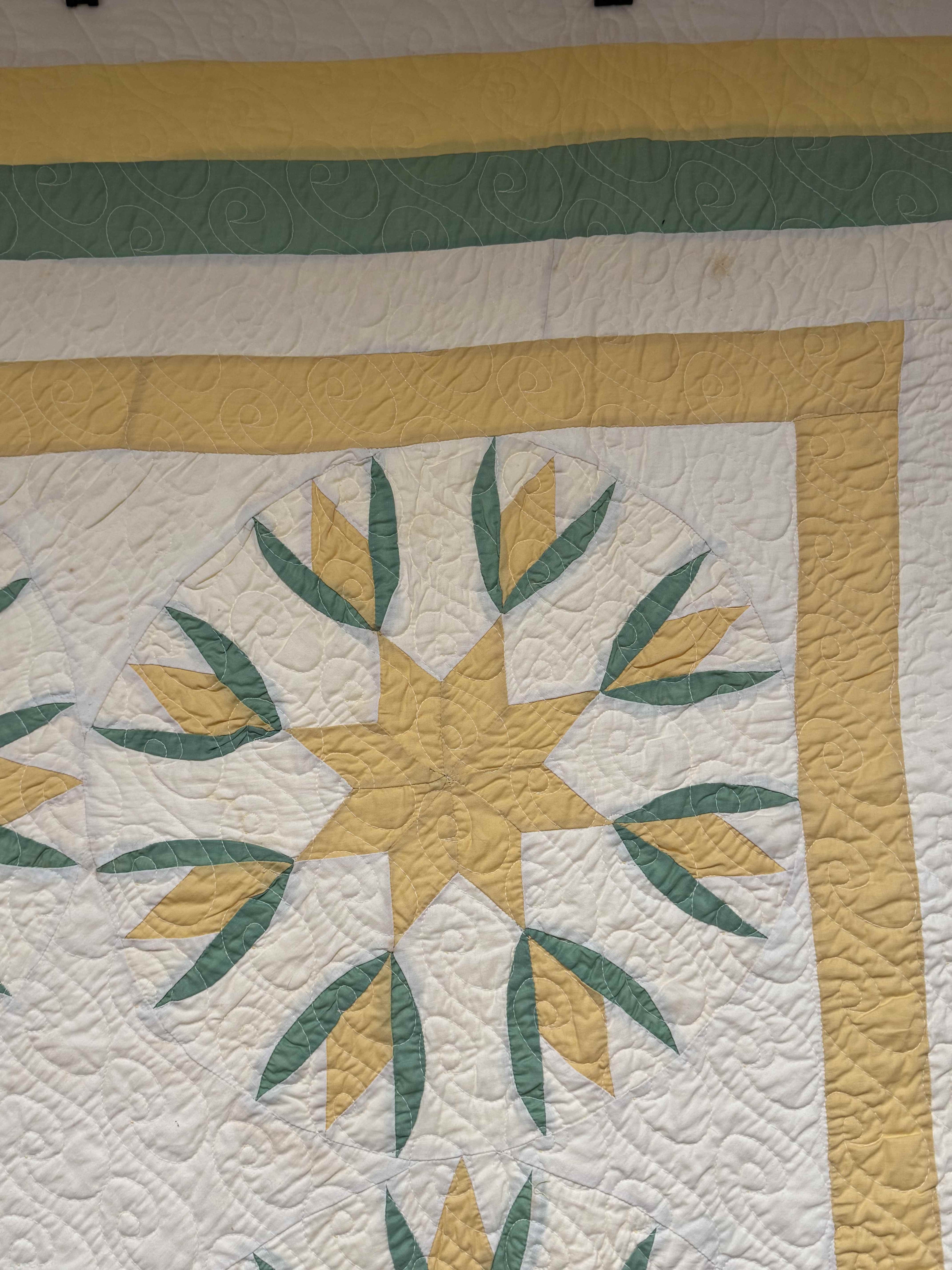 Vintage Quilt Cottage Tulip