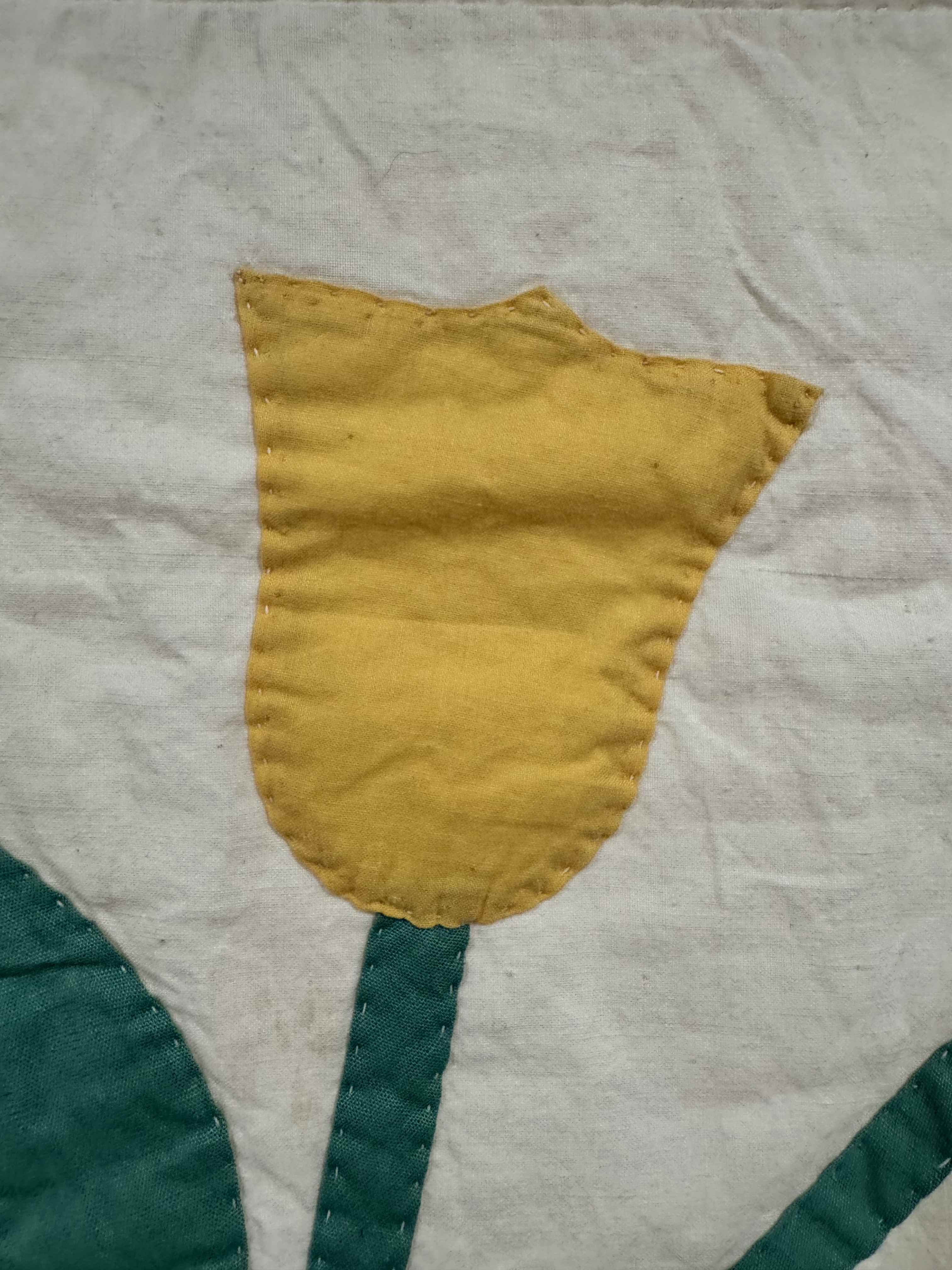Vintage Quilt Tulip Applique