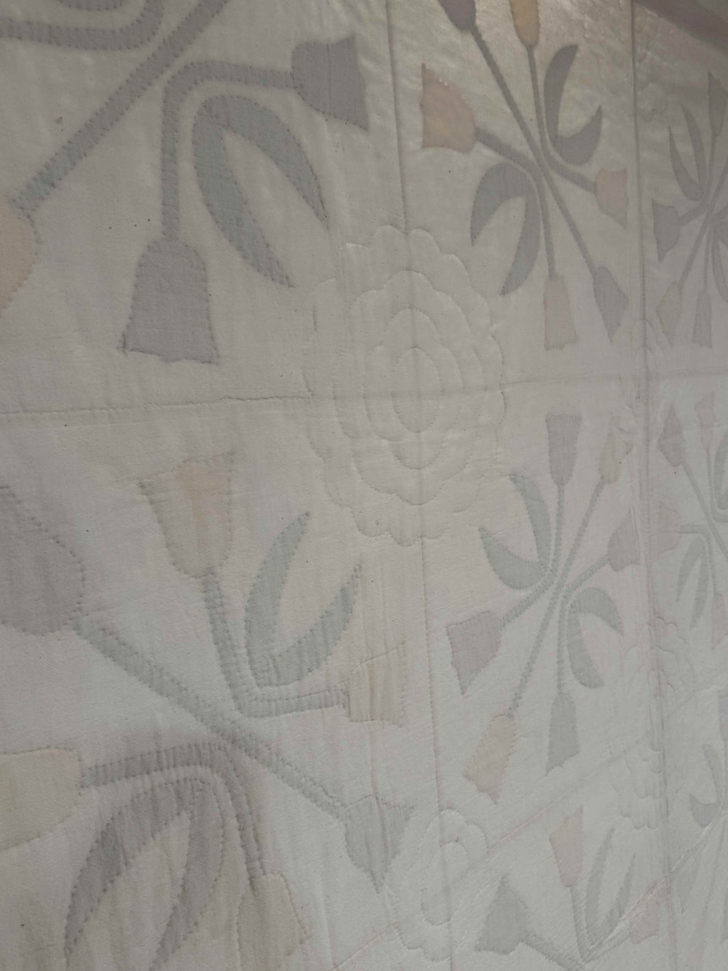 Vintage Quilt Tulip Applique