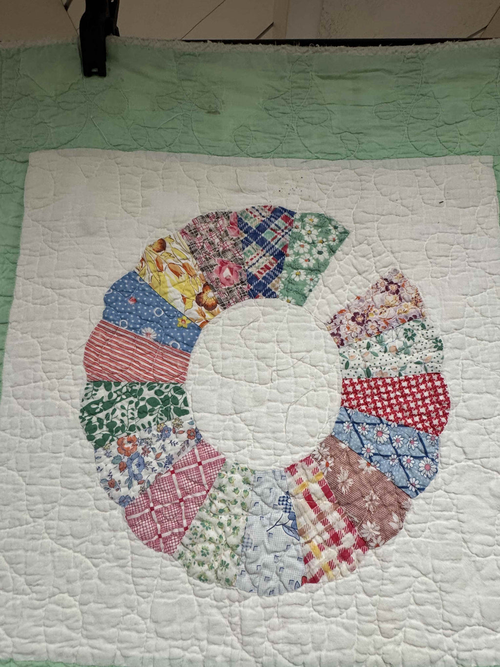 Vintage Quilt Dresden Plate