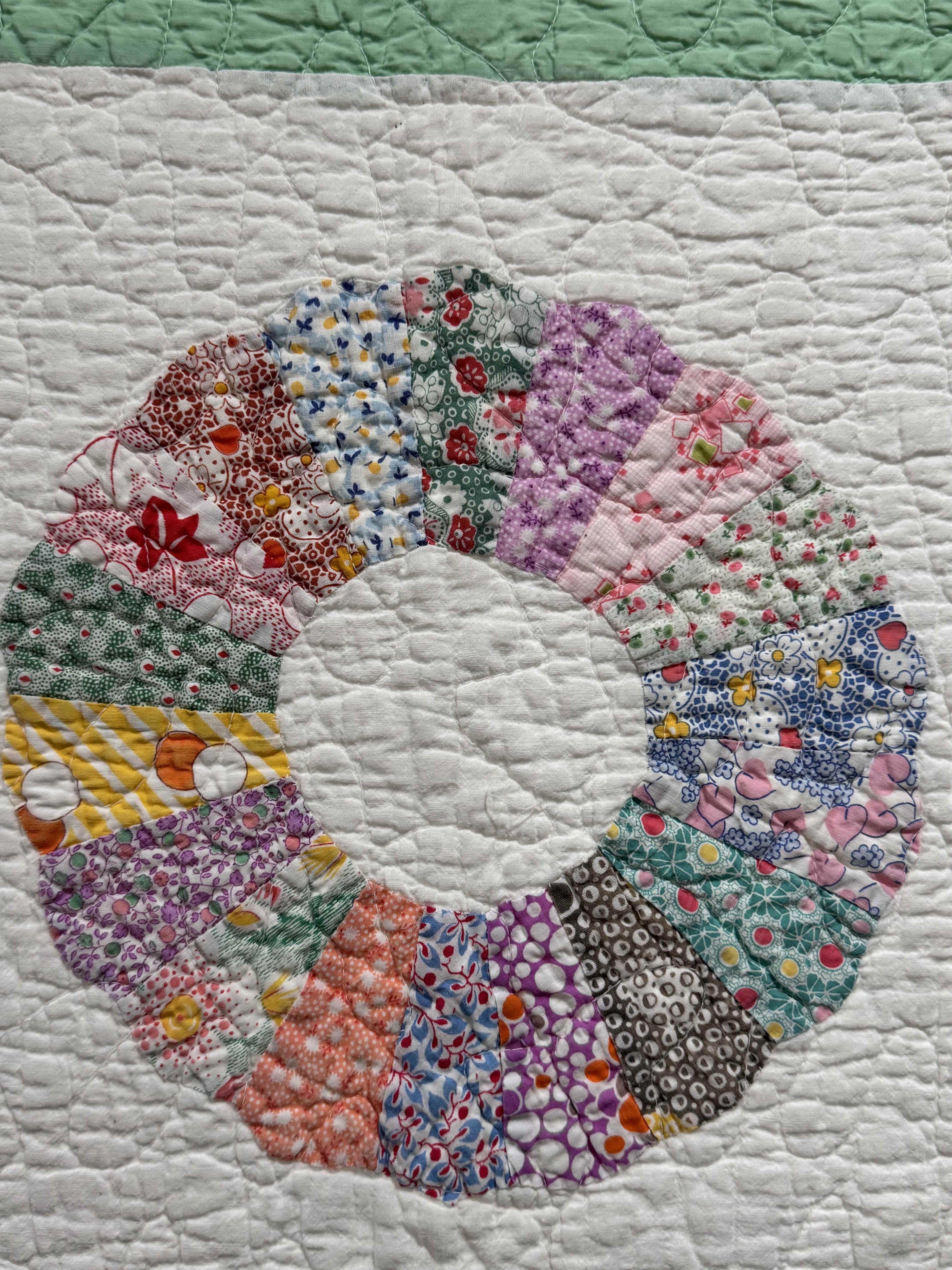 Vintage Quilt Dresden Plate