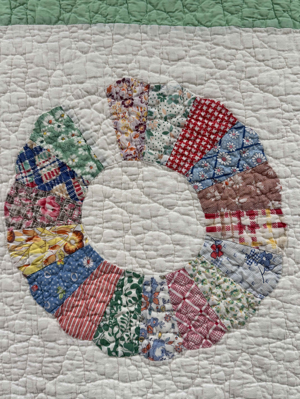 Vintage Quilt Dresden Plate