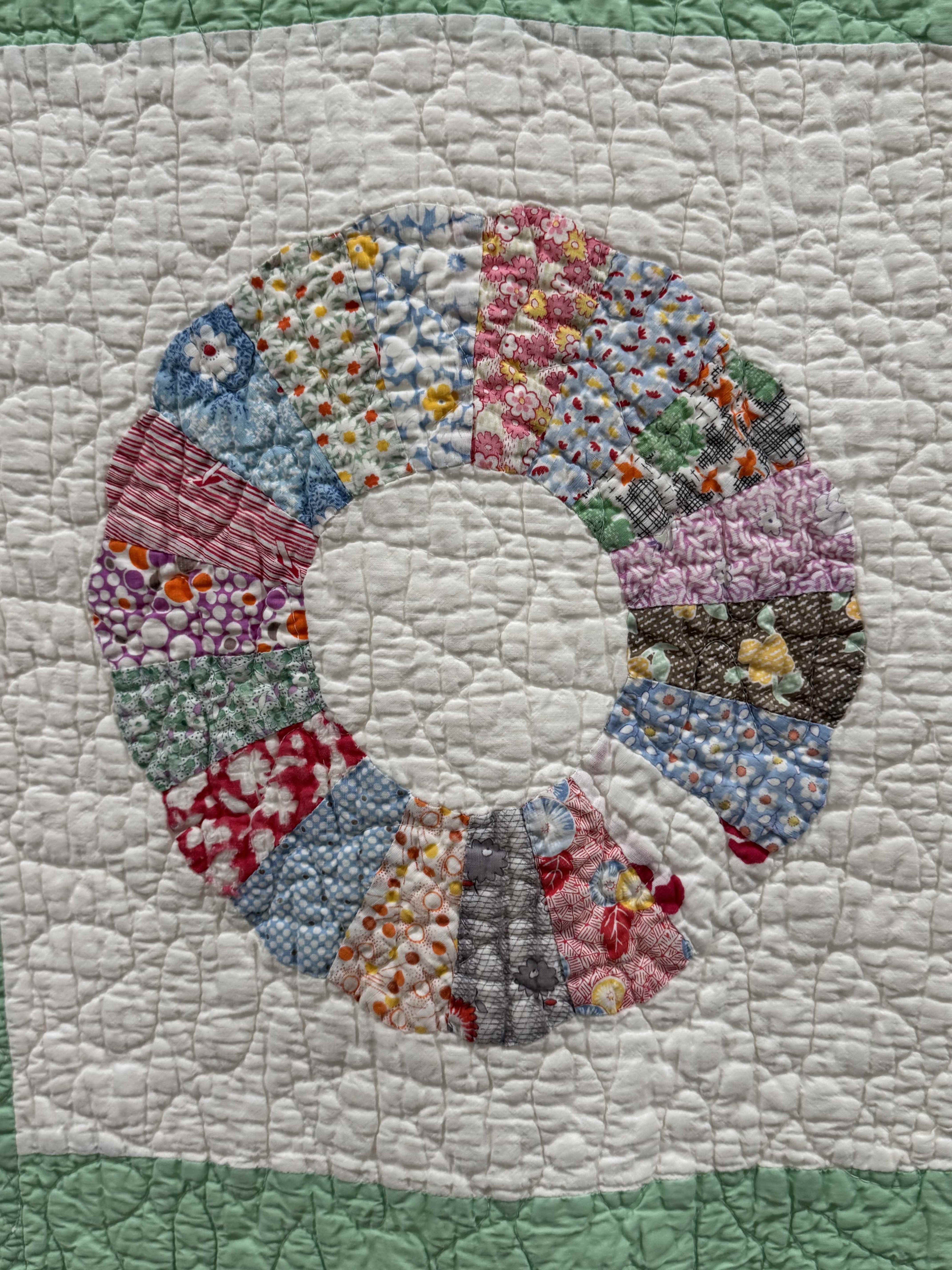 Vintage Quilt Dresden Plate