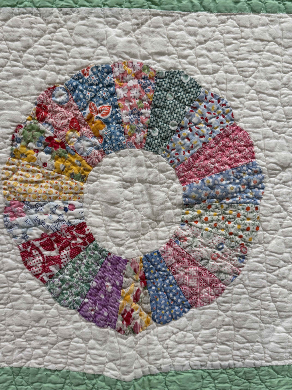 Vintage Quilt Dresden Plate