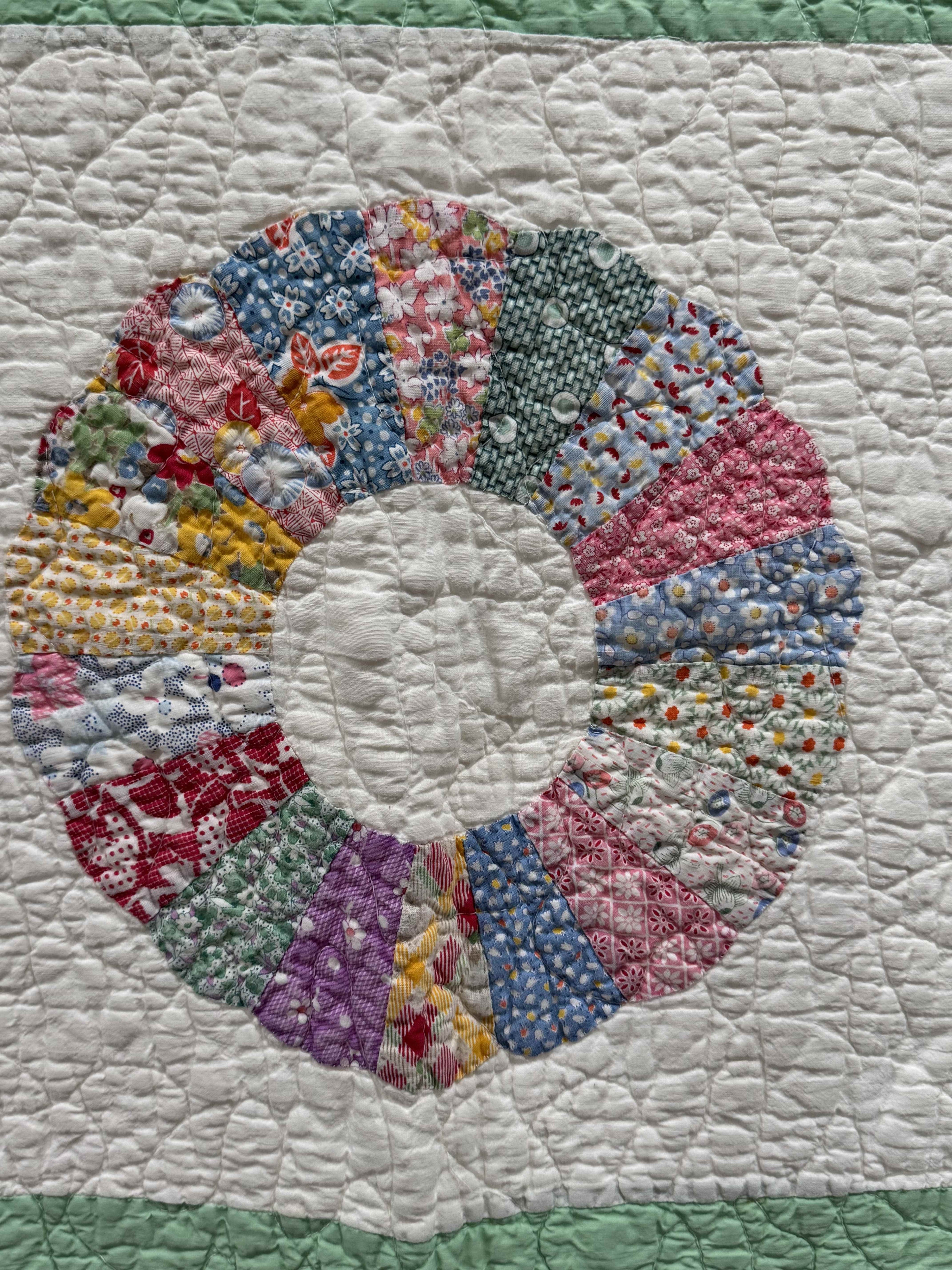 Vintage Quilt Dresden Plate