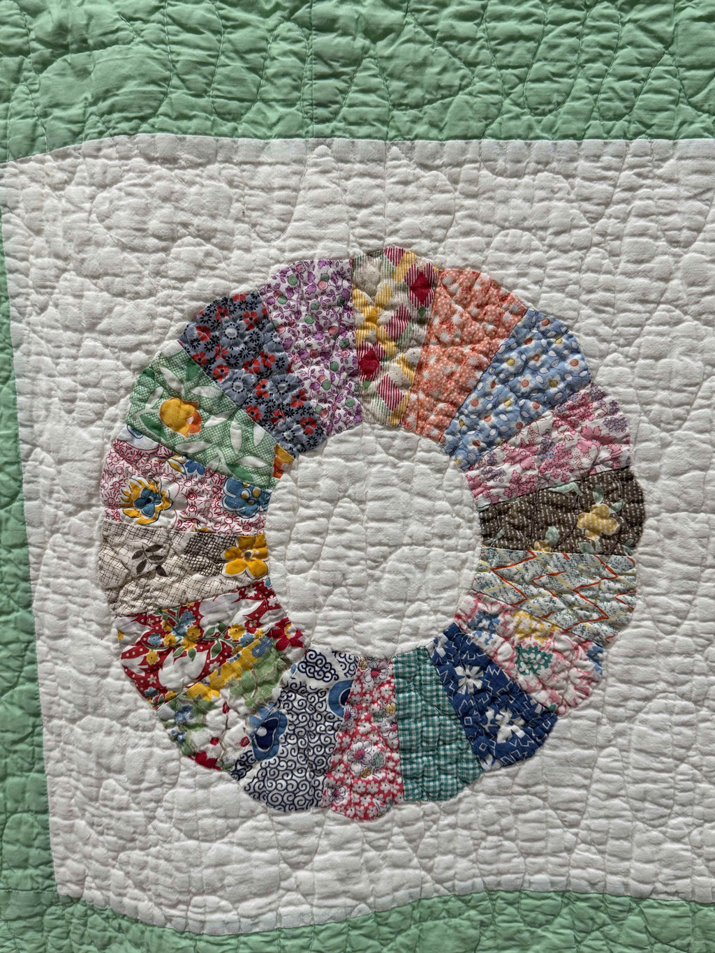 Vintage Quilt Dresden Plate