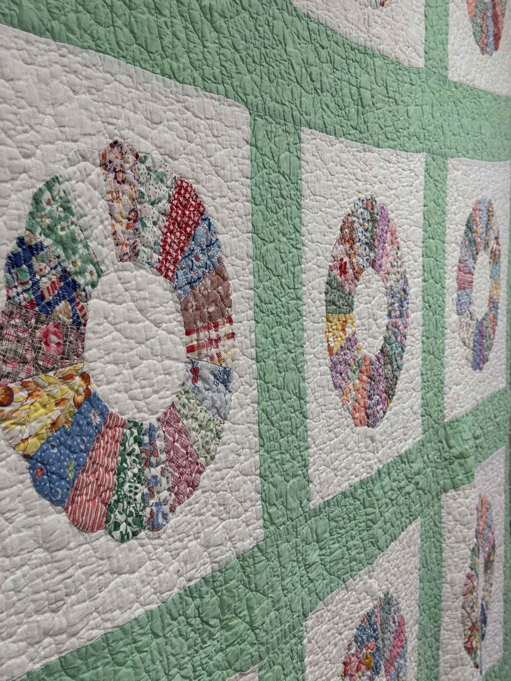 Vintage Quilt Dresden Plate