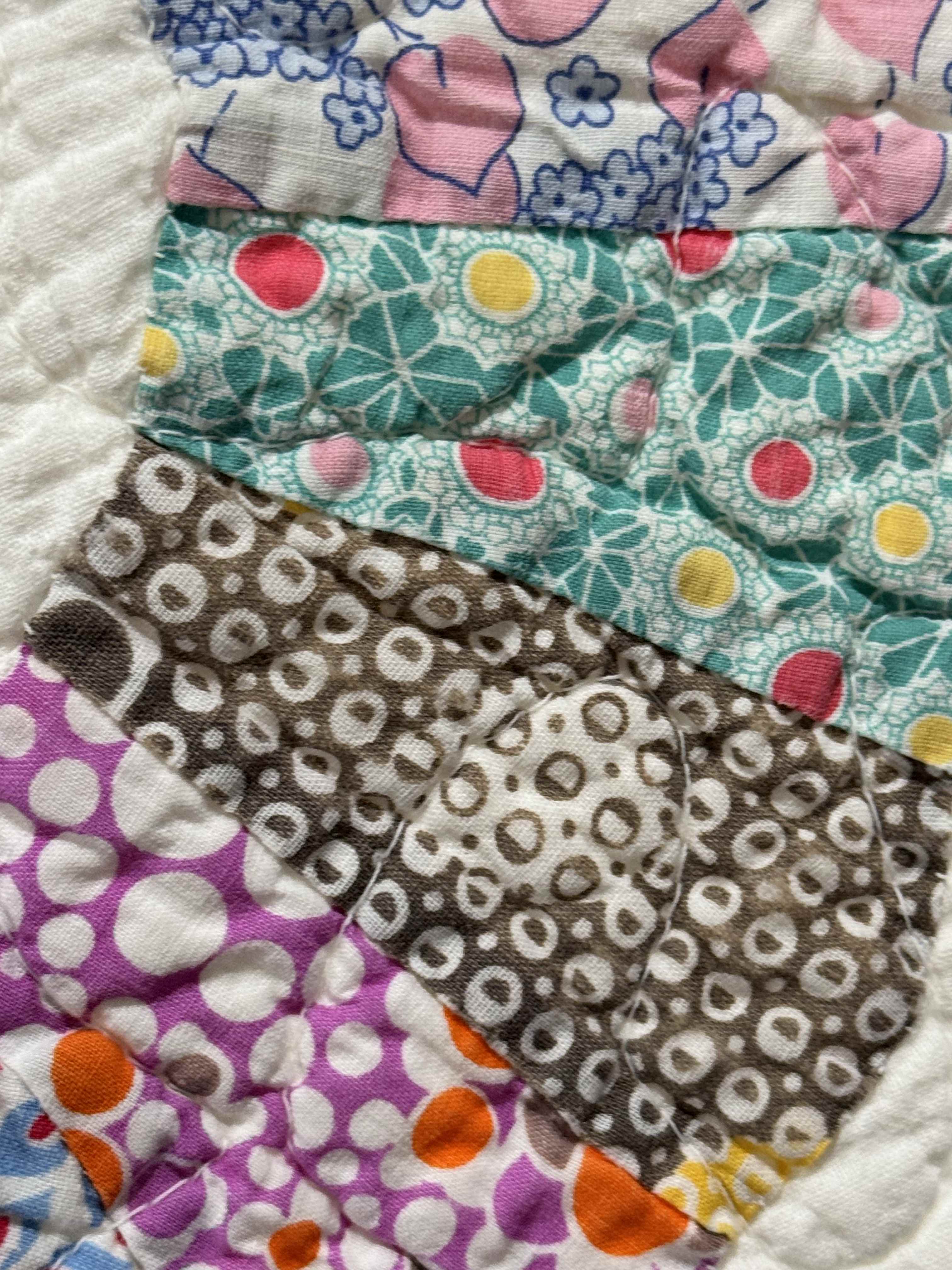 Vintage Quilt Dresden Plate